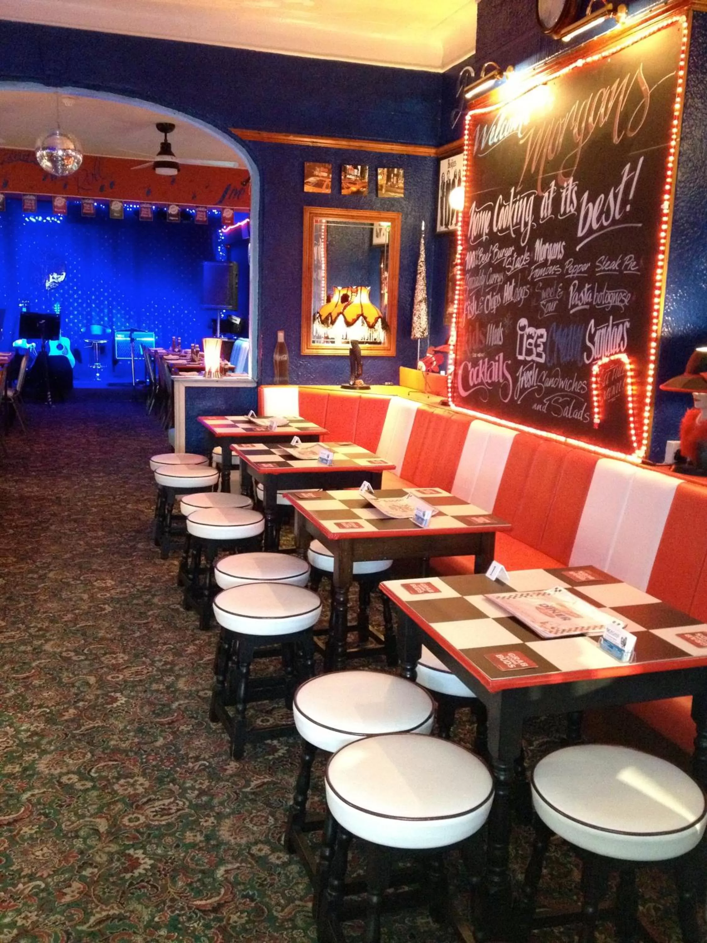 Lounge or bar in Charlton Aparthotel