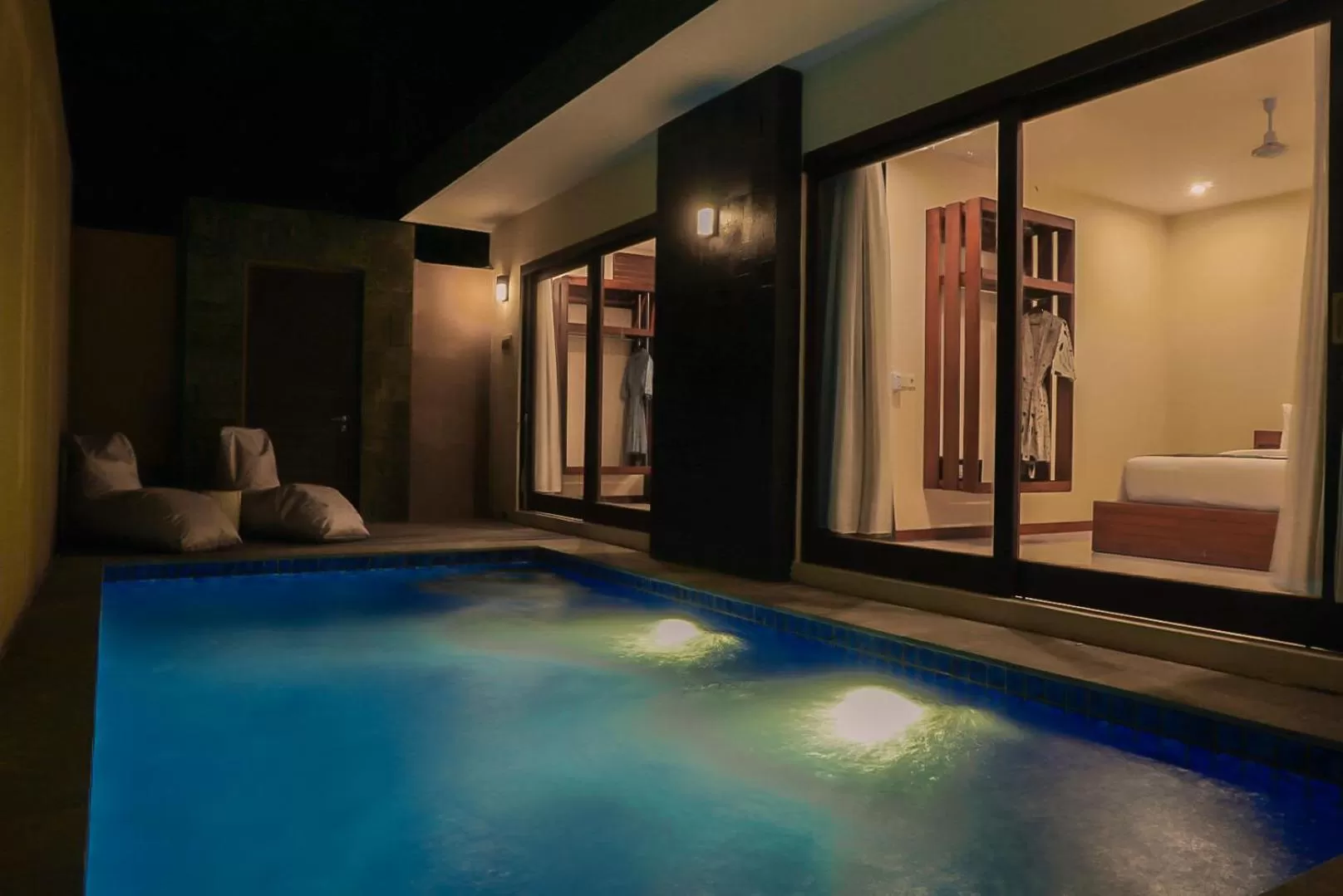 Swimming pool in Taj Maza Sunset Villas