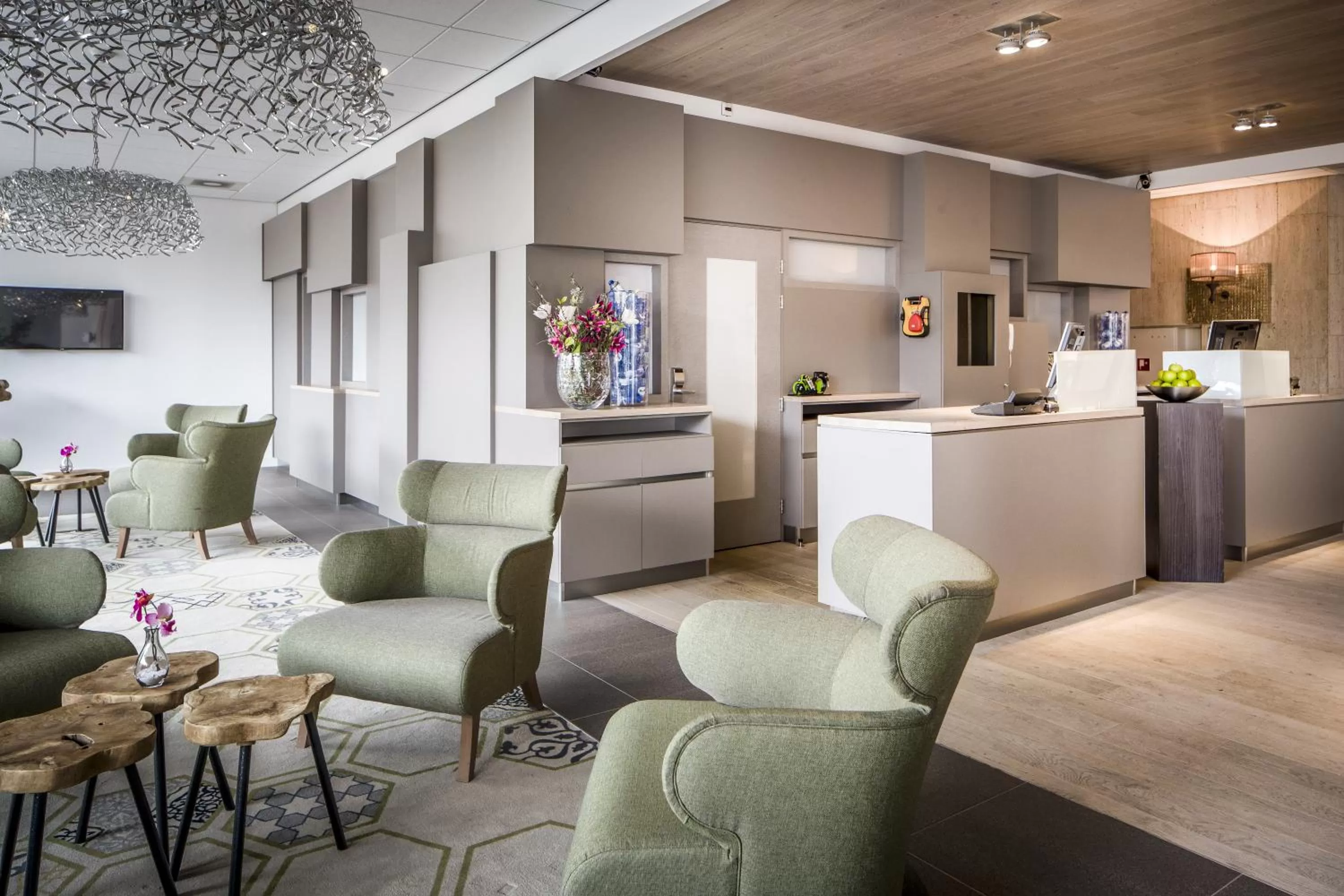 Lobby or reception in Leonardo Hotel Den Haag Babylon