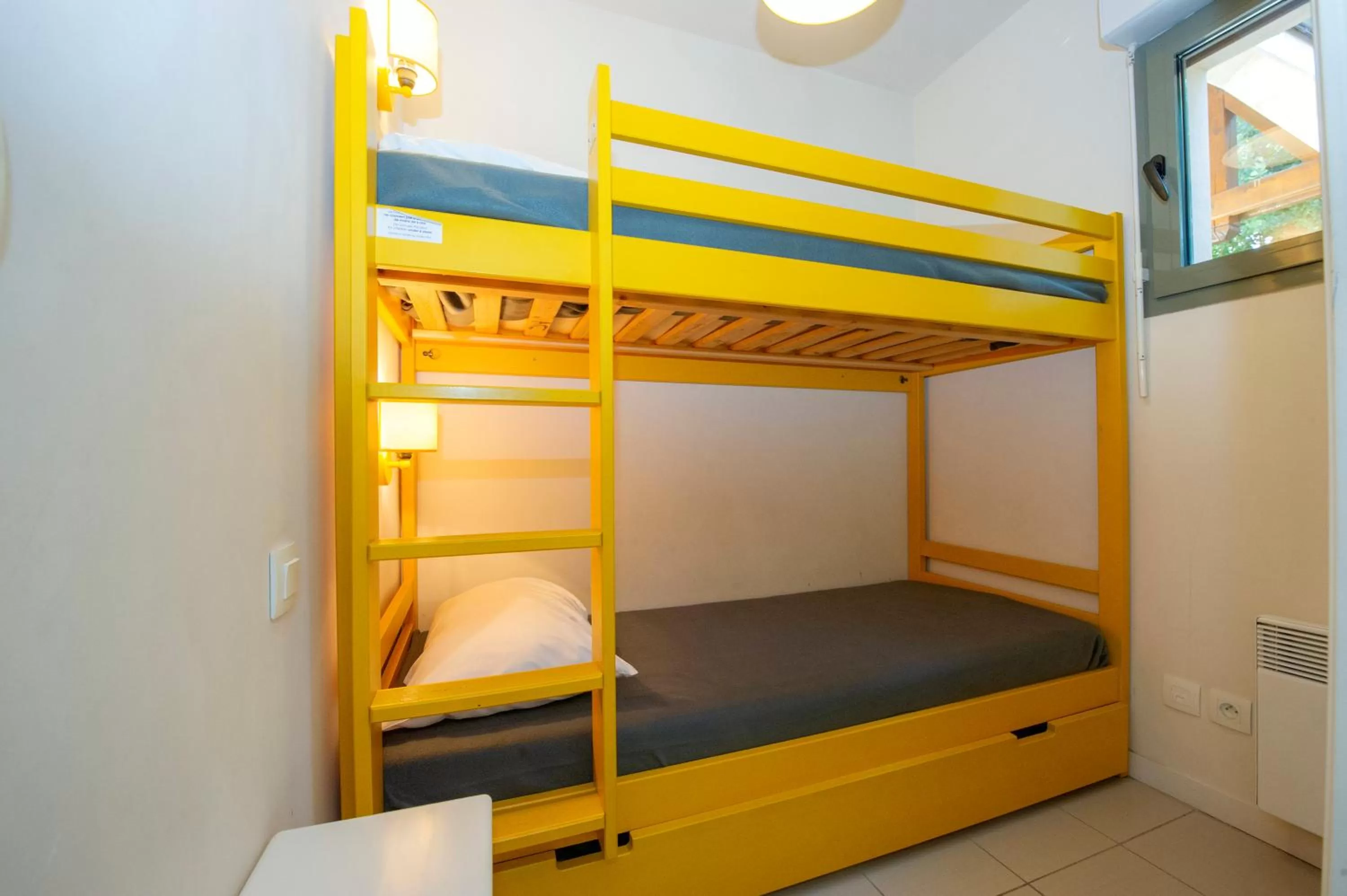 Photo of the whole room, Bunk Bed in Goélia Résidence Du Parc
