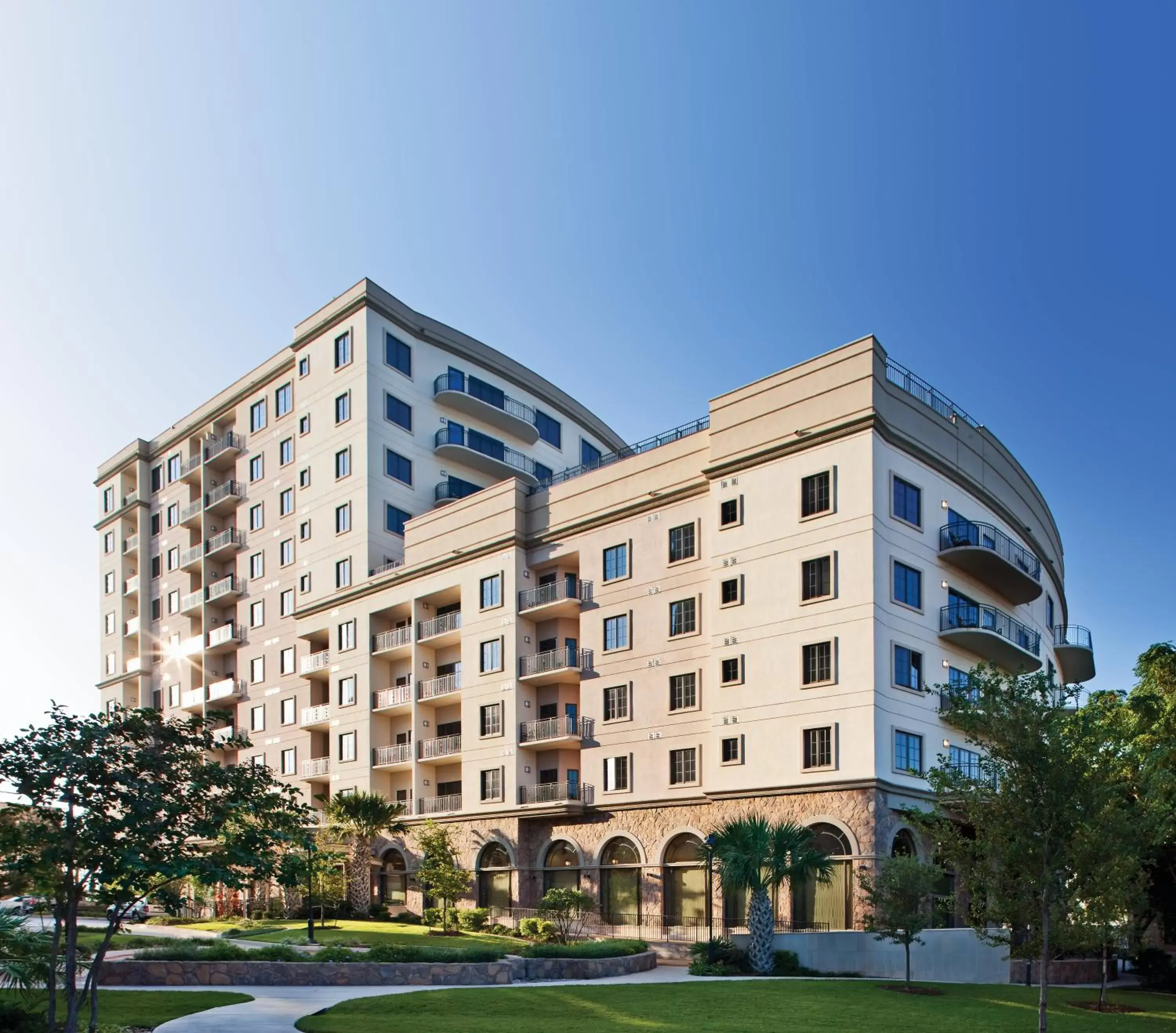 Property building in Club Wyndham La Cascada Property building in Club Wyndham La Cascada