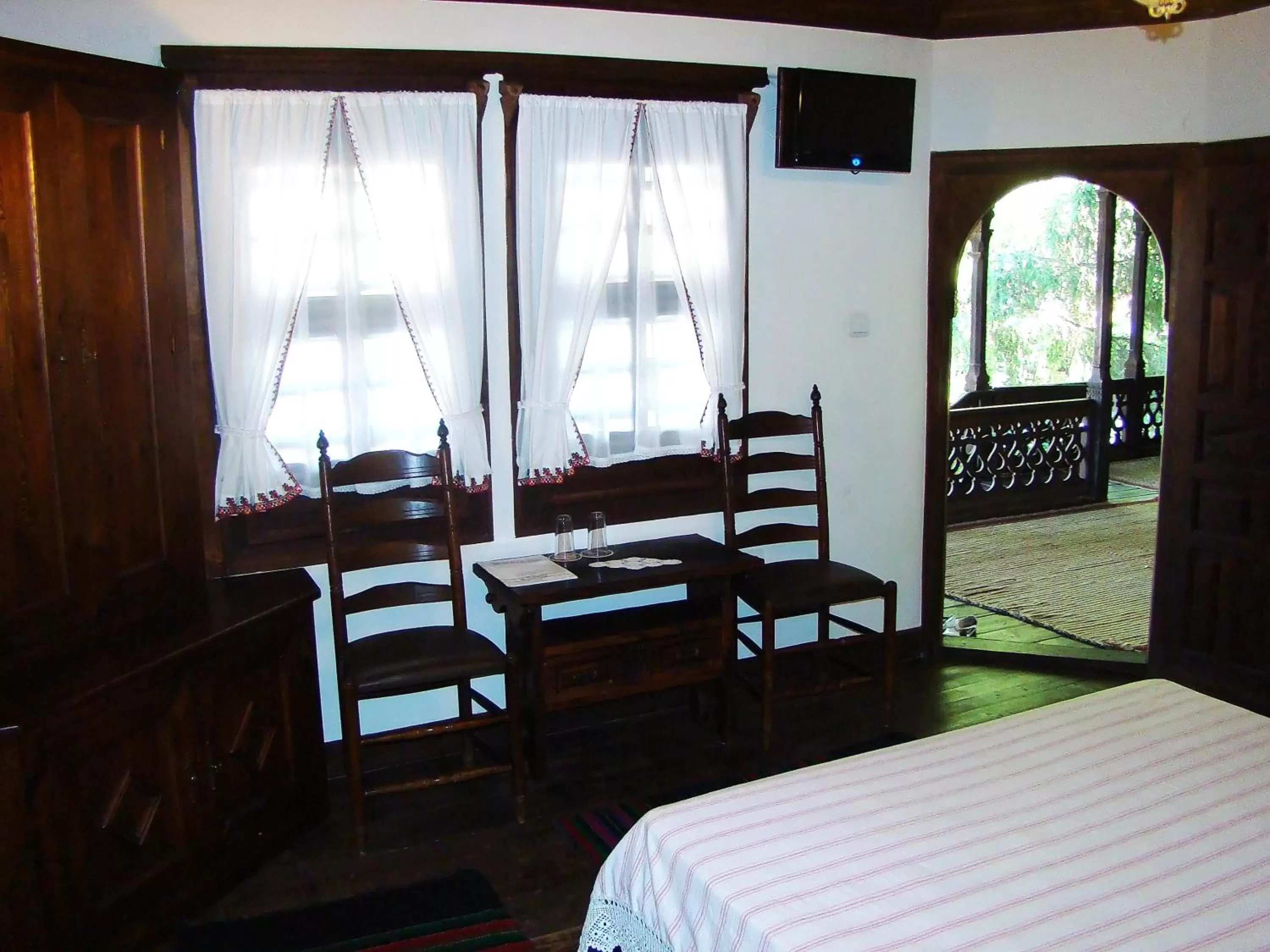 Seating area, Bed in Djudjeva Kyshta Hotel