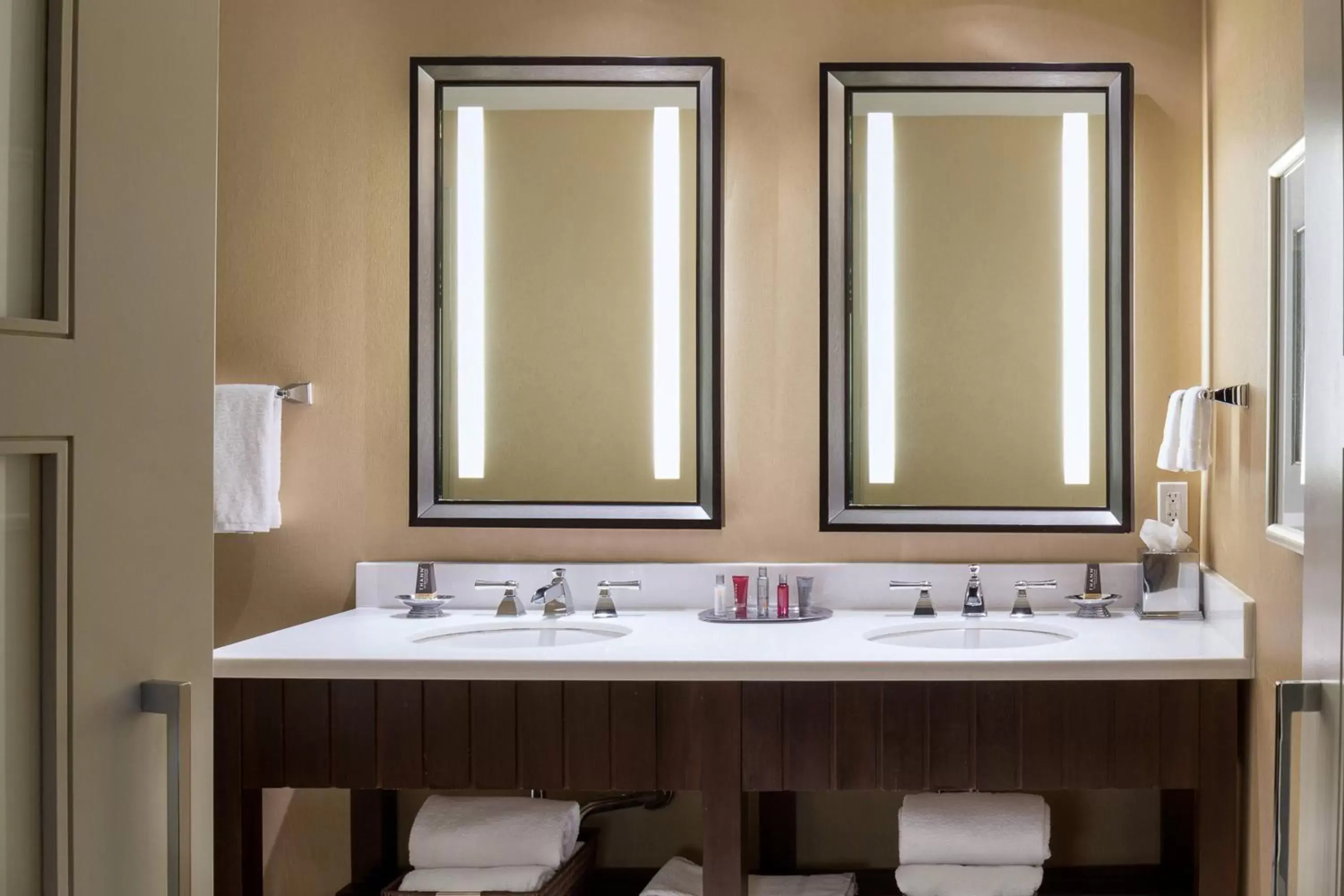 Bathroom in Atlanta Marriott Buckhead Hotel & Conference Center