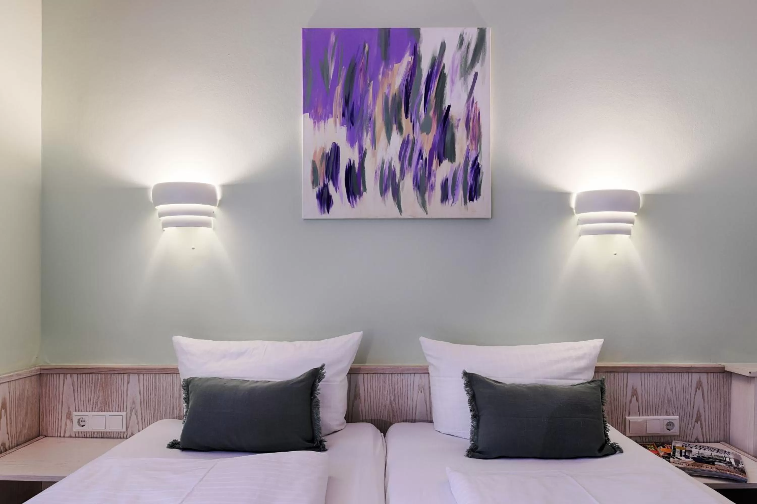 Decorative detail, Bed in Hotel Kunterbunt - by homekeepers