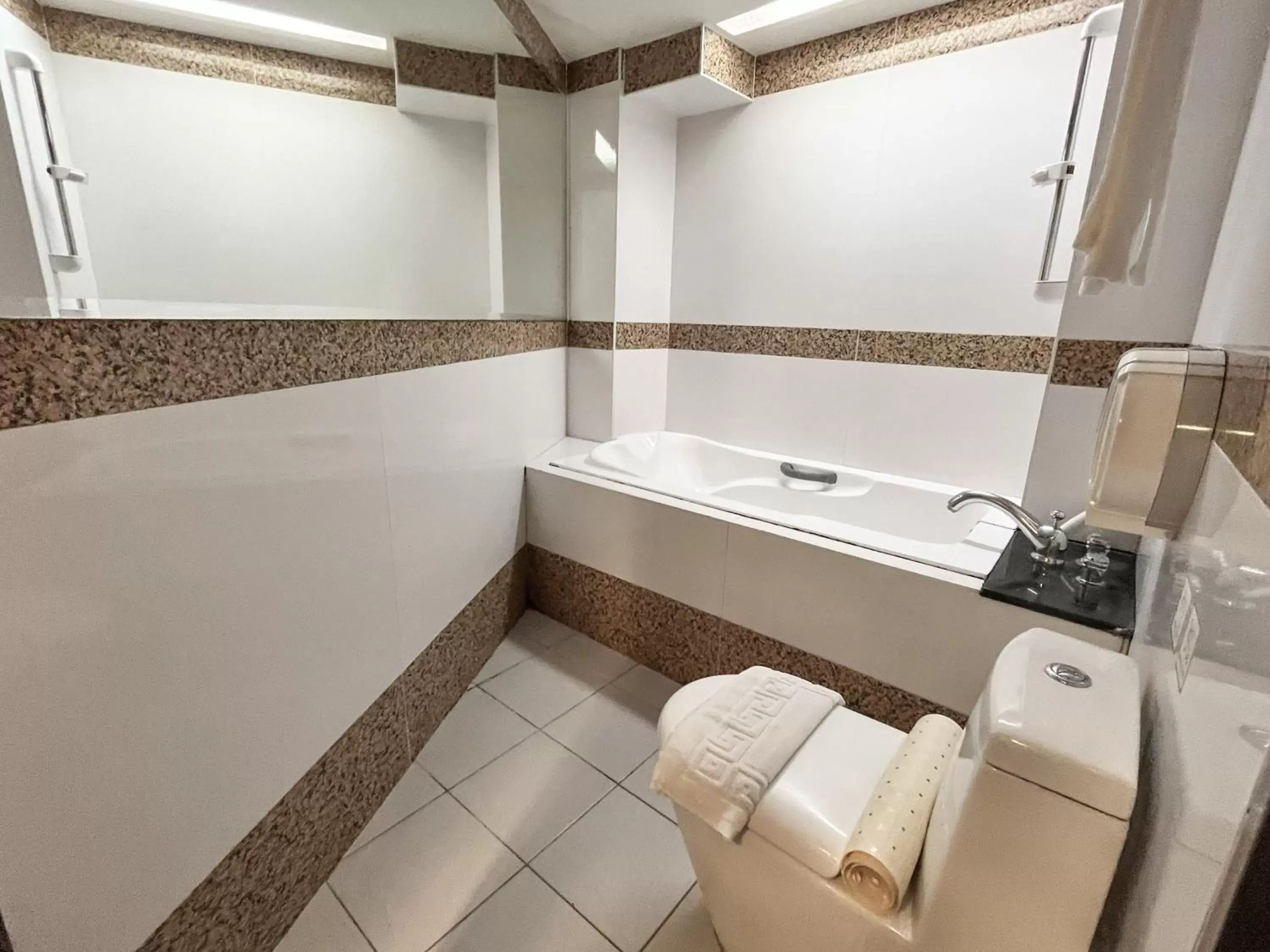 Bathroom in Guide Hotel Taipei Xinyi