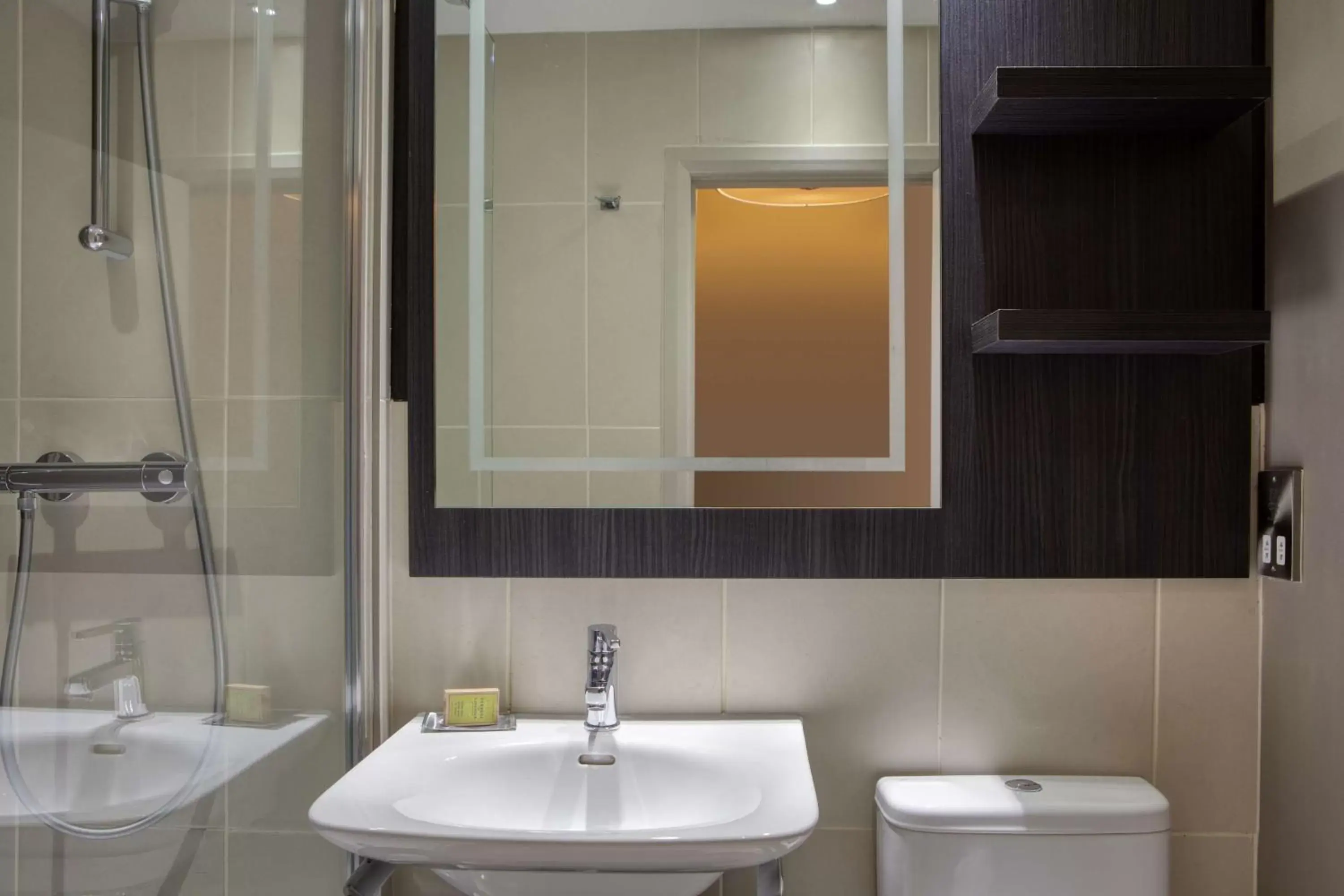 Bathroom in Doubletree by Hilton Edinburgh City Centre