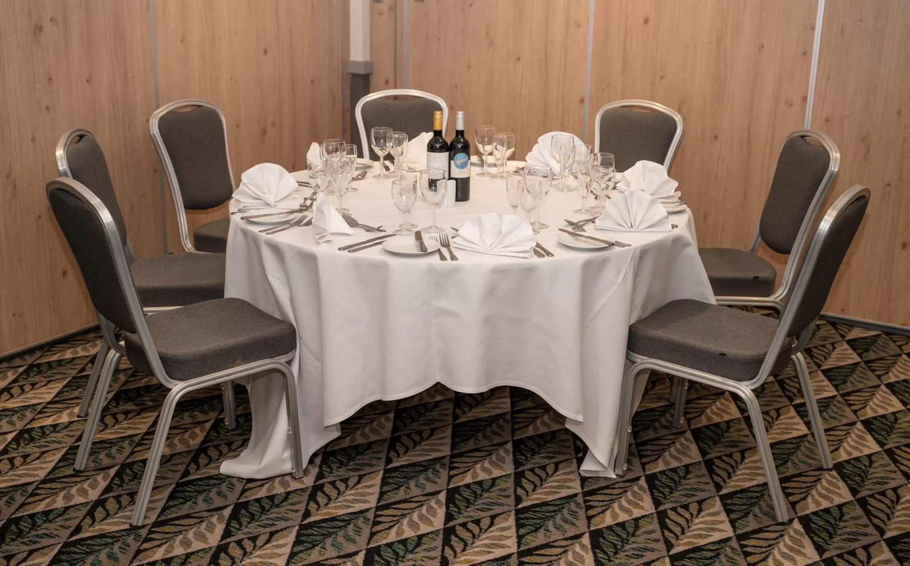 Banquet/Function facilities, Restaurant/Places to Eat in Holiday Inn - Leicester - Wigston, an IHG Hotel