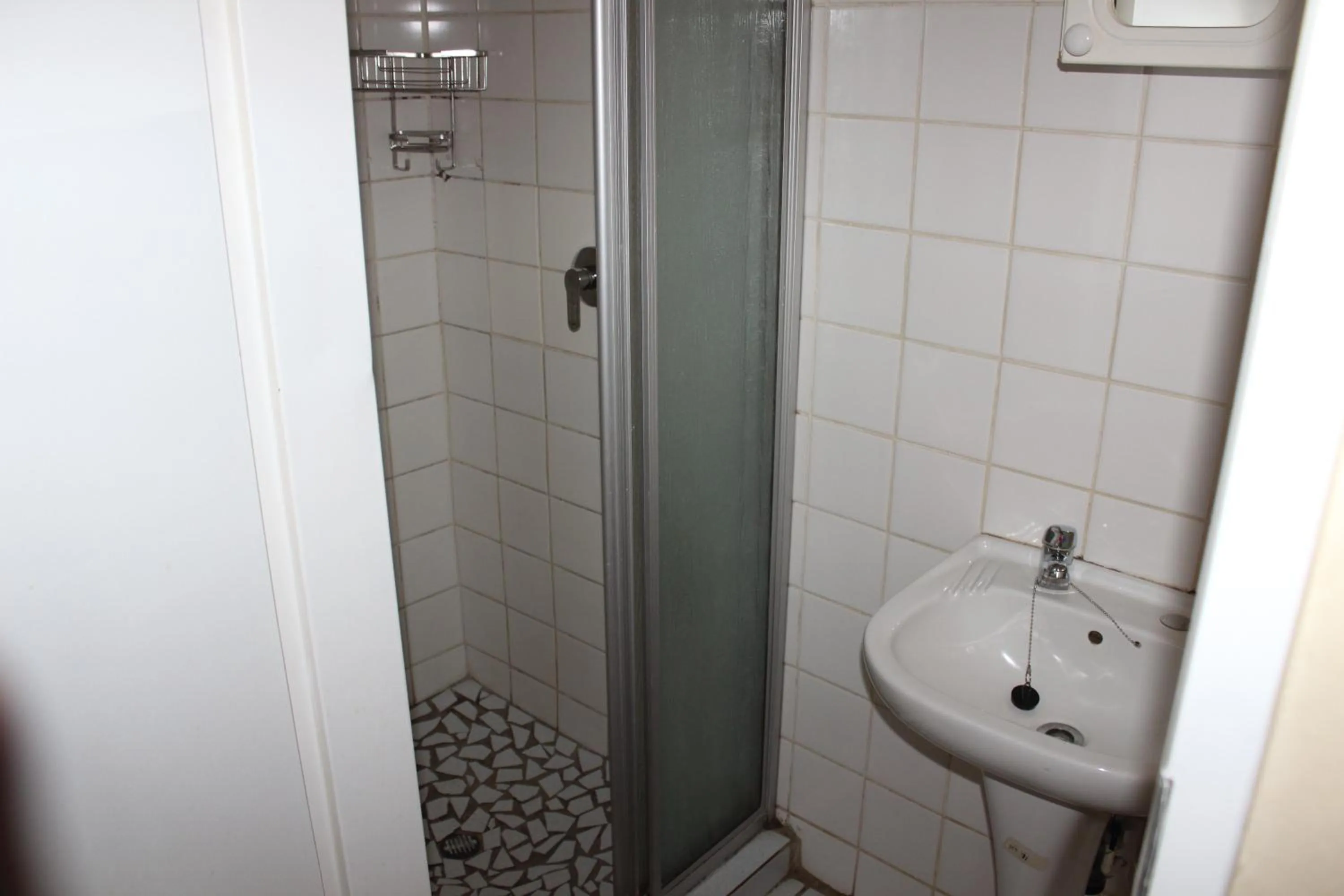 Shower in Purple Olive Guest House