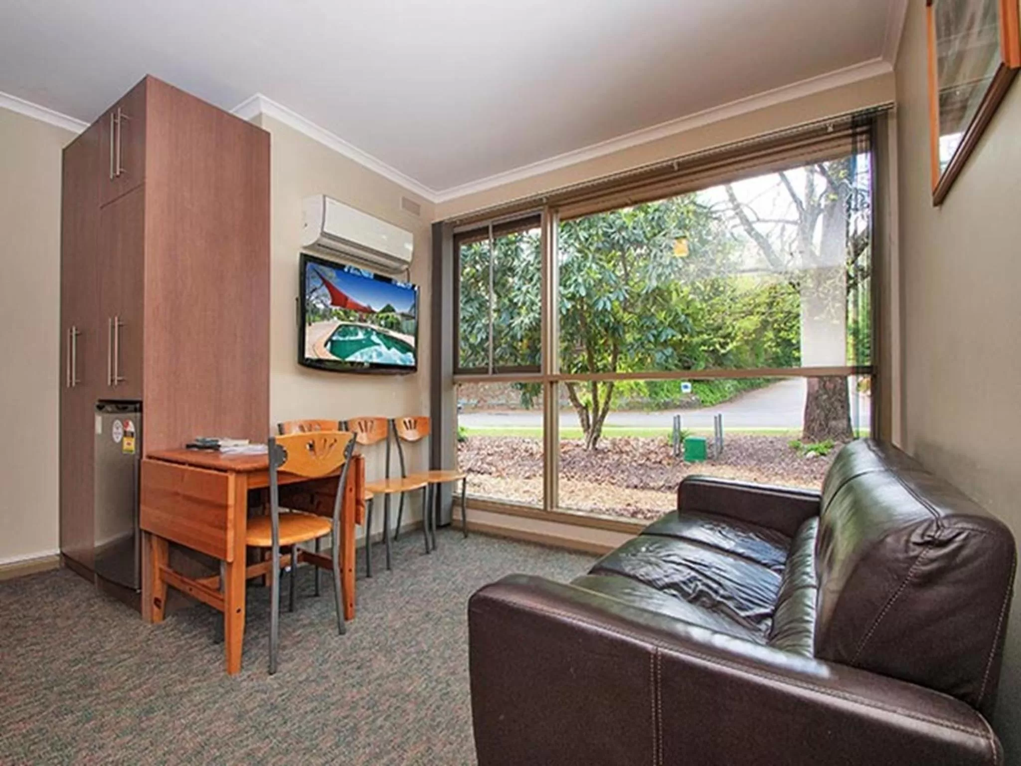 Family Room in The Bright Motor Inn