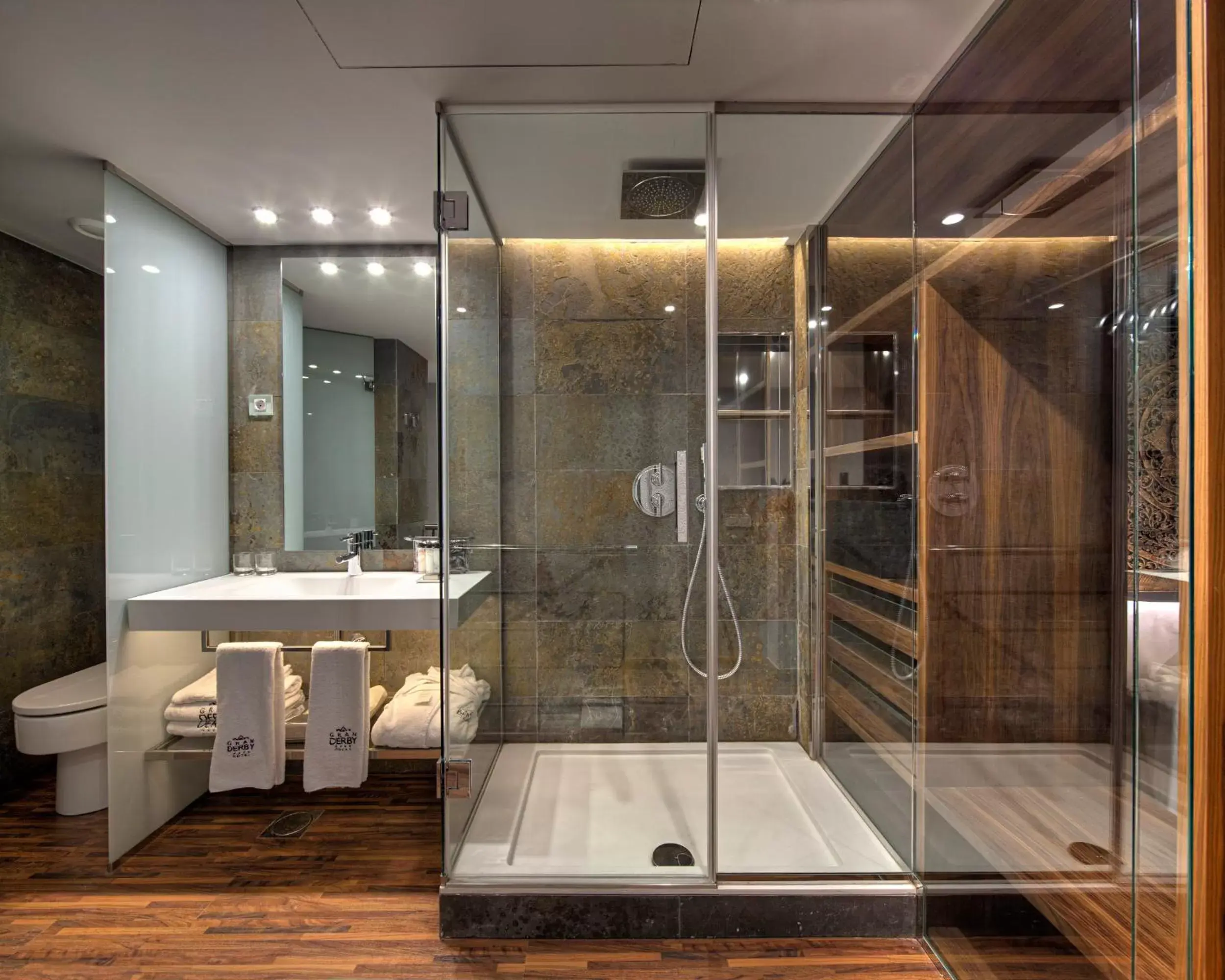 Shower, Bathroom in Hotel Gran Derby Suites, a Small Luxury Hotel of the World