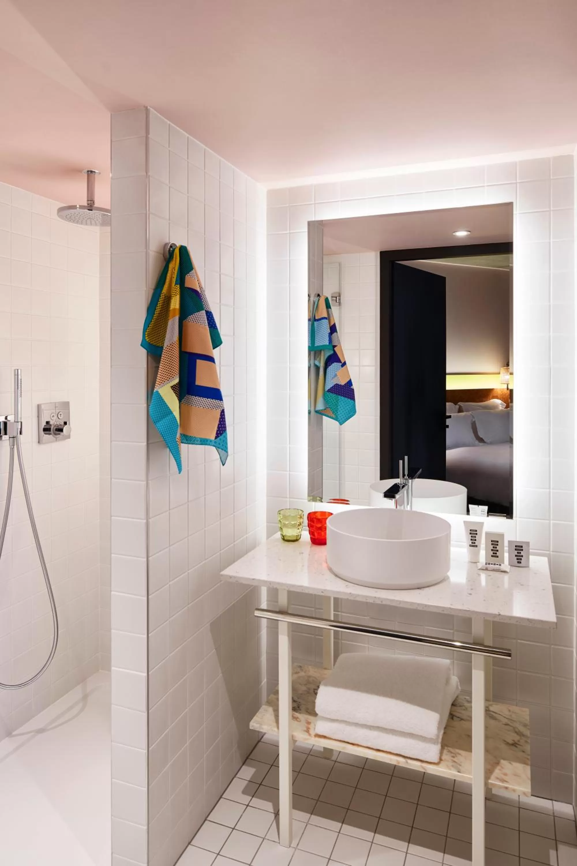 Shower in Mama Shelter Lille