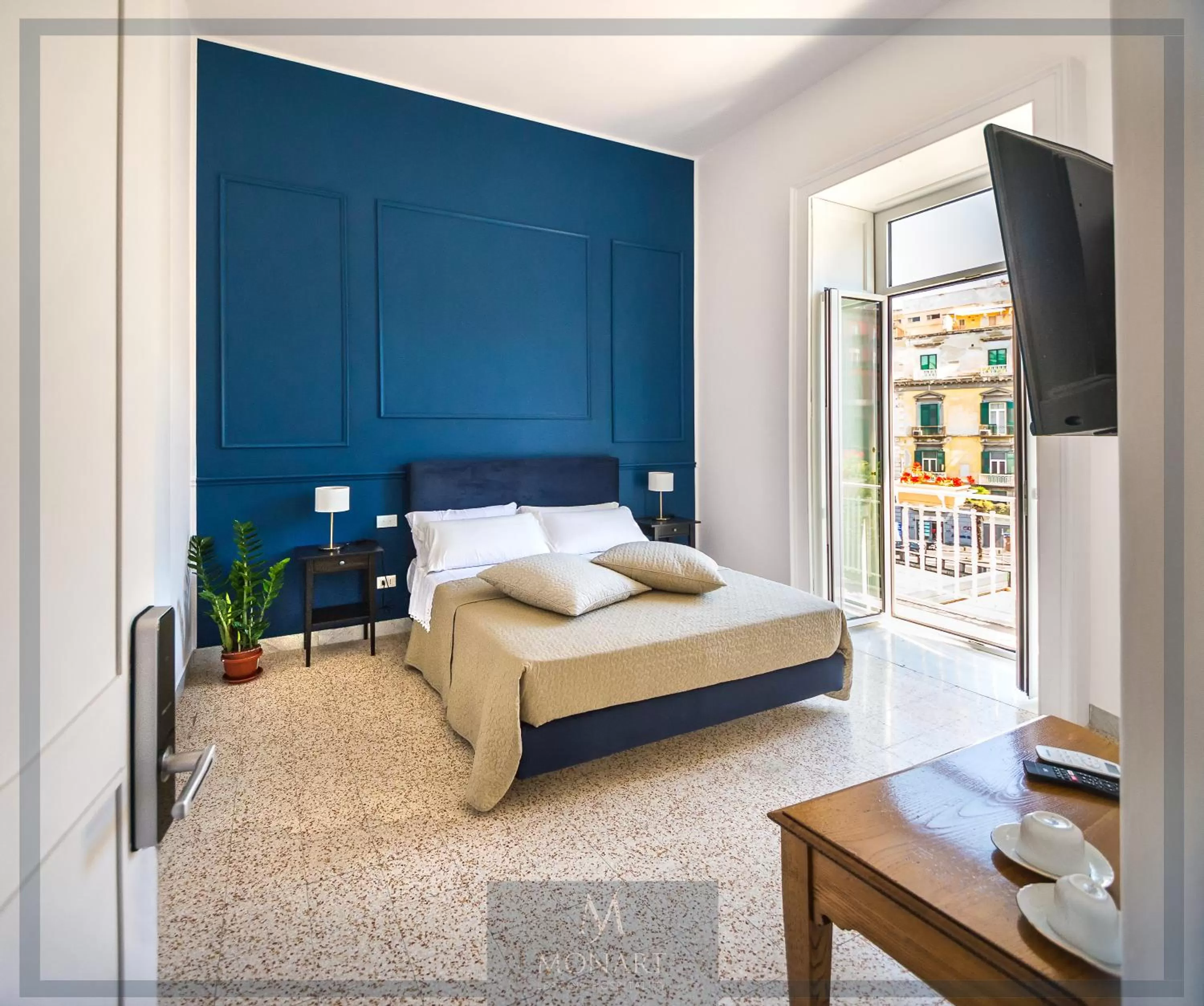 Balcony/Terrace, Bed in MONART HOSPITALITY Cavour