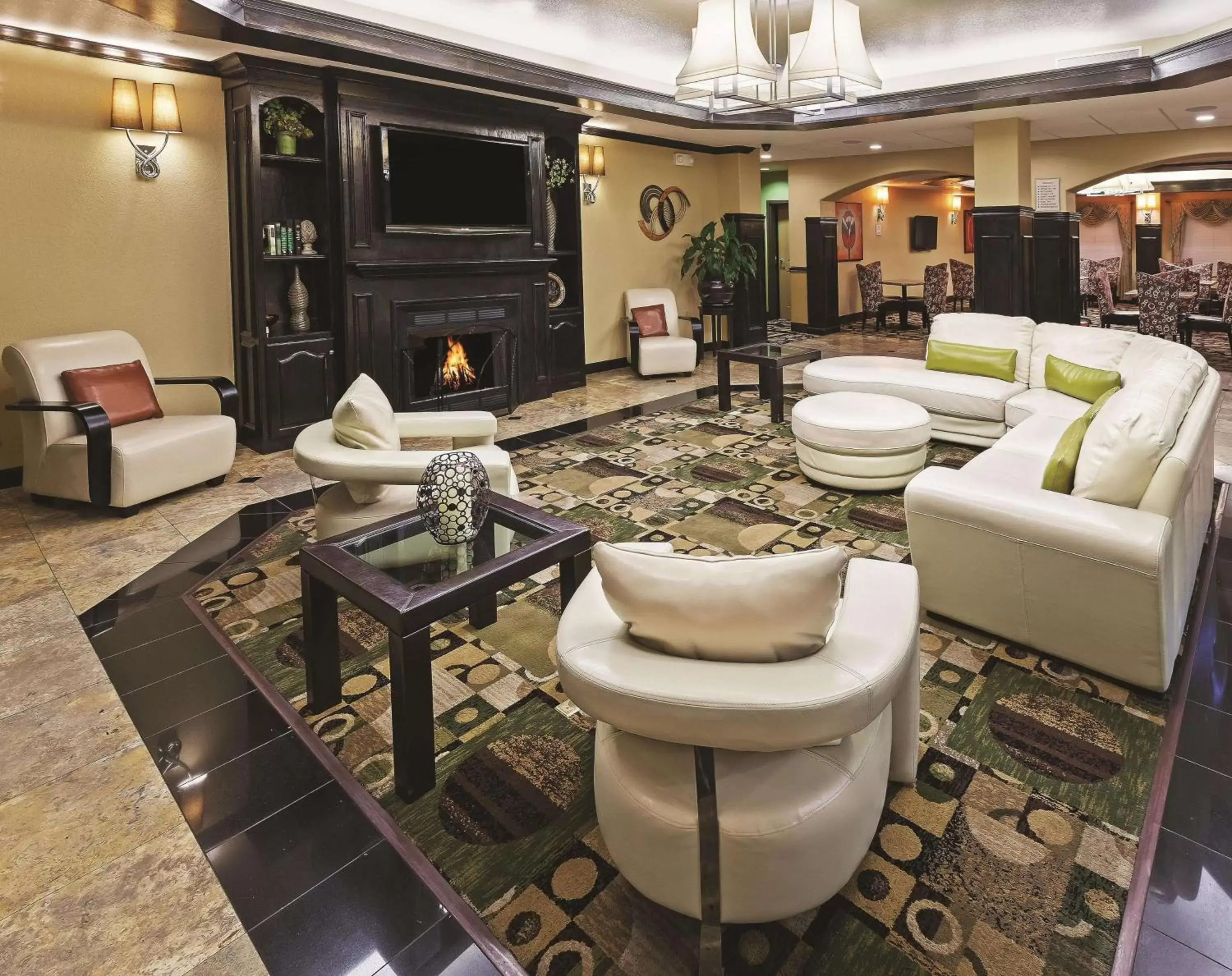 Lobby or reception, Lounge/Bar in La Quinta by Wyndham Searcy
