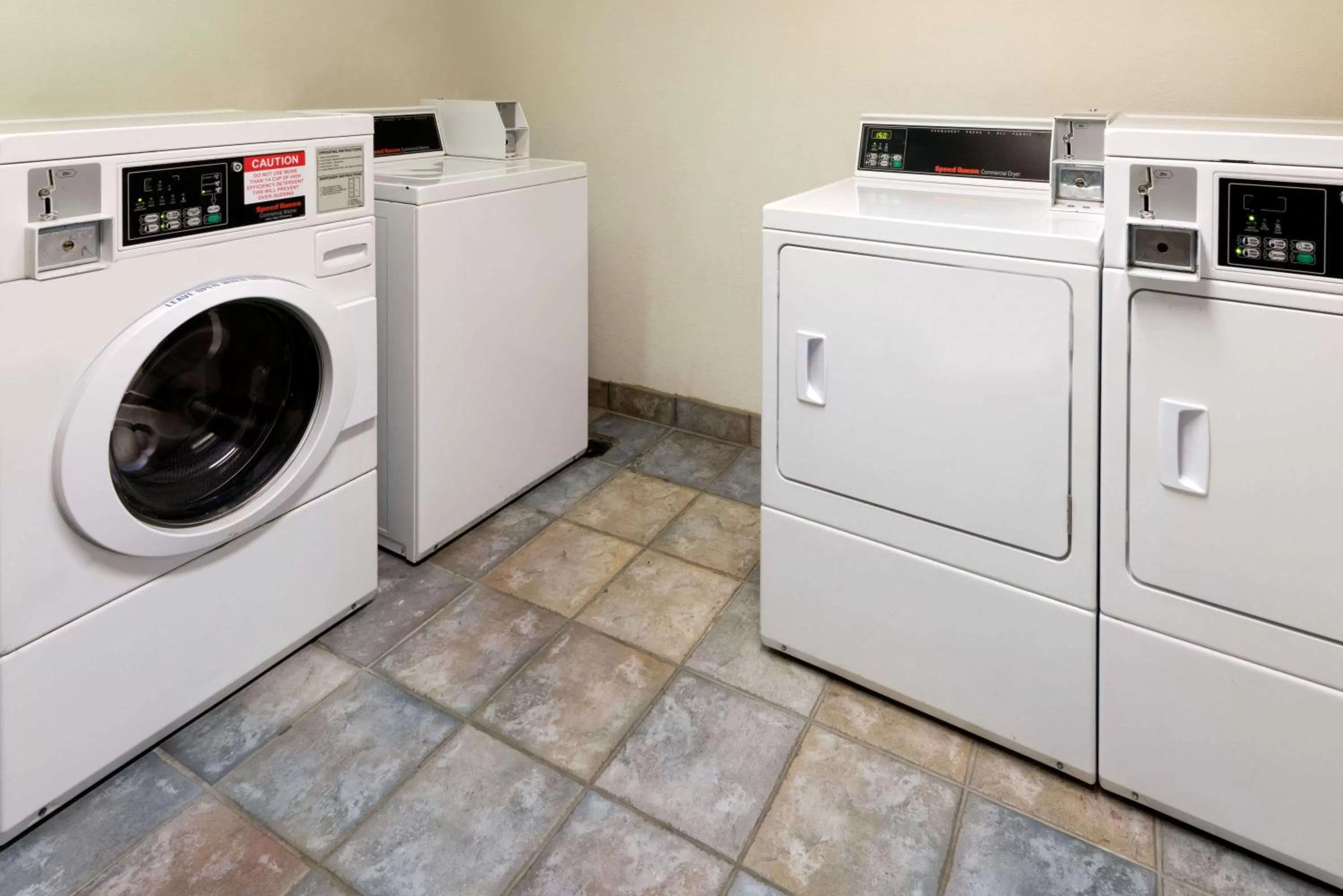 On site, Kitchen/Kitchenette in Super 8 by Wyndham Strongsville/Cleveland