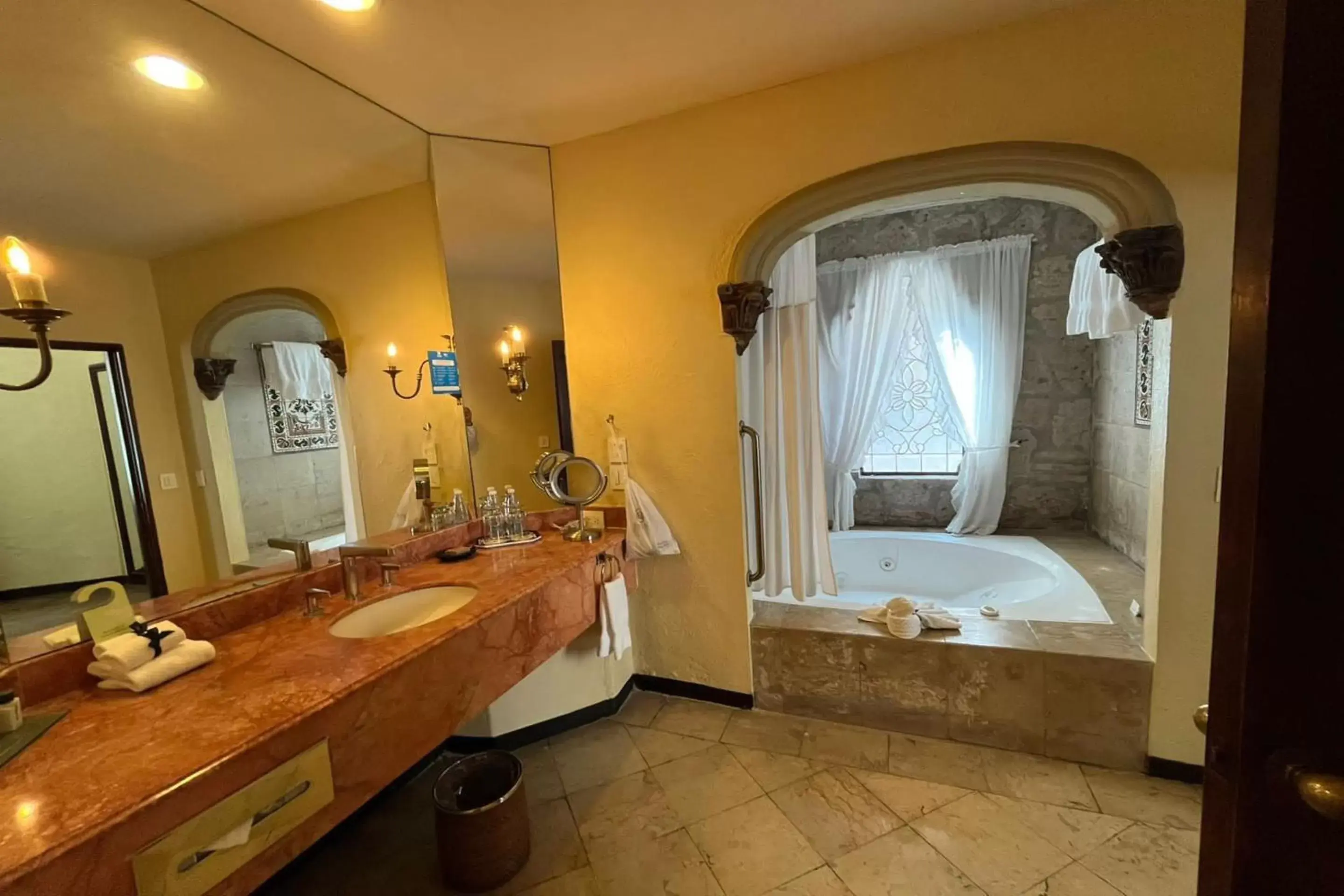 Photo of the whole room, Bathroom in Quinta Real Aguascalientes