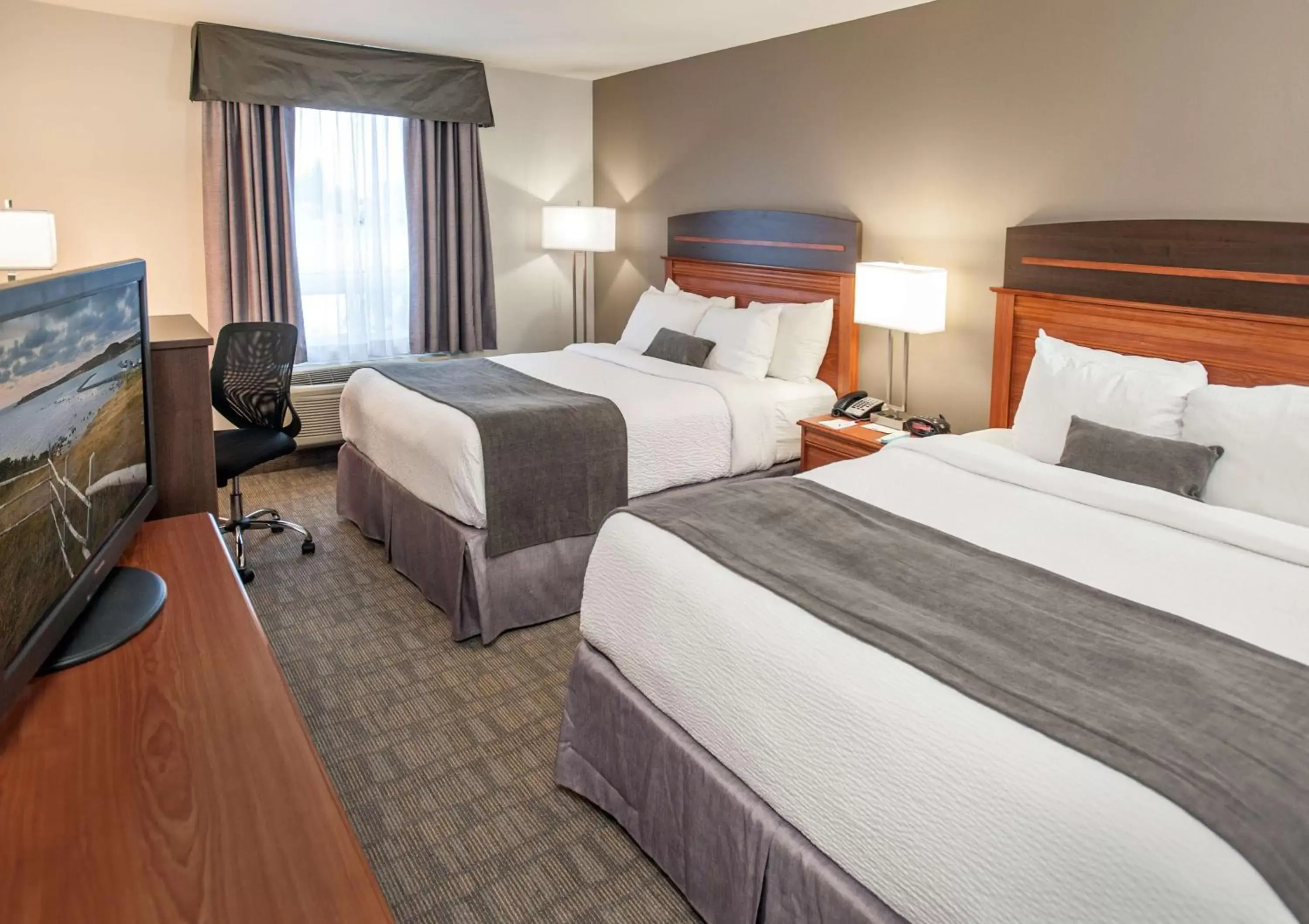 Photo of the whole room, Bed in Best Western Plus Moncton