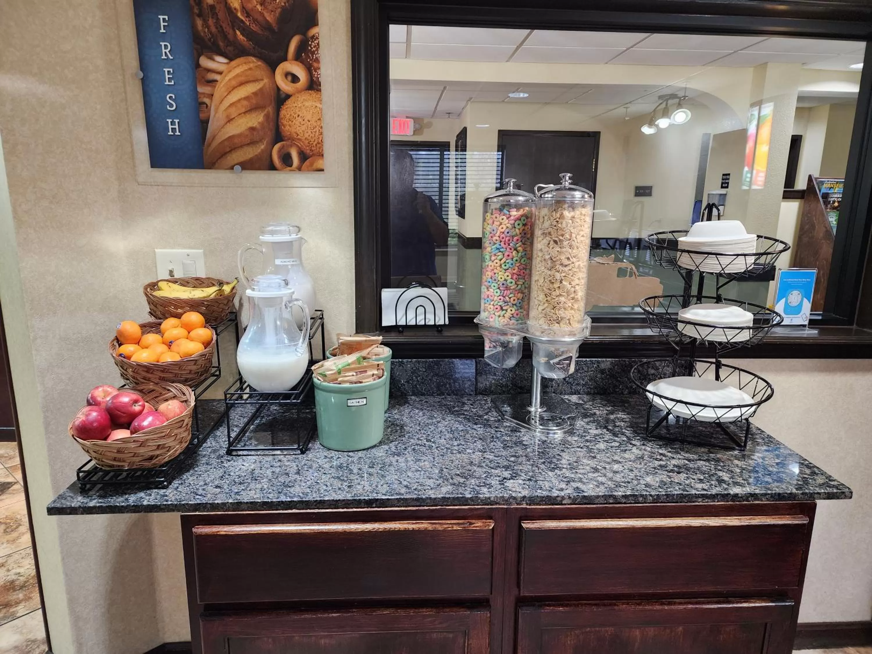 Breakfast in Best Western Richland Inn Mansfield