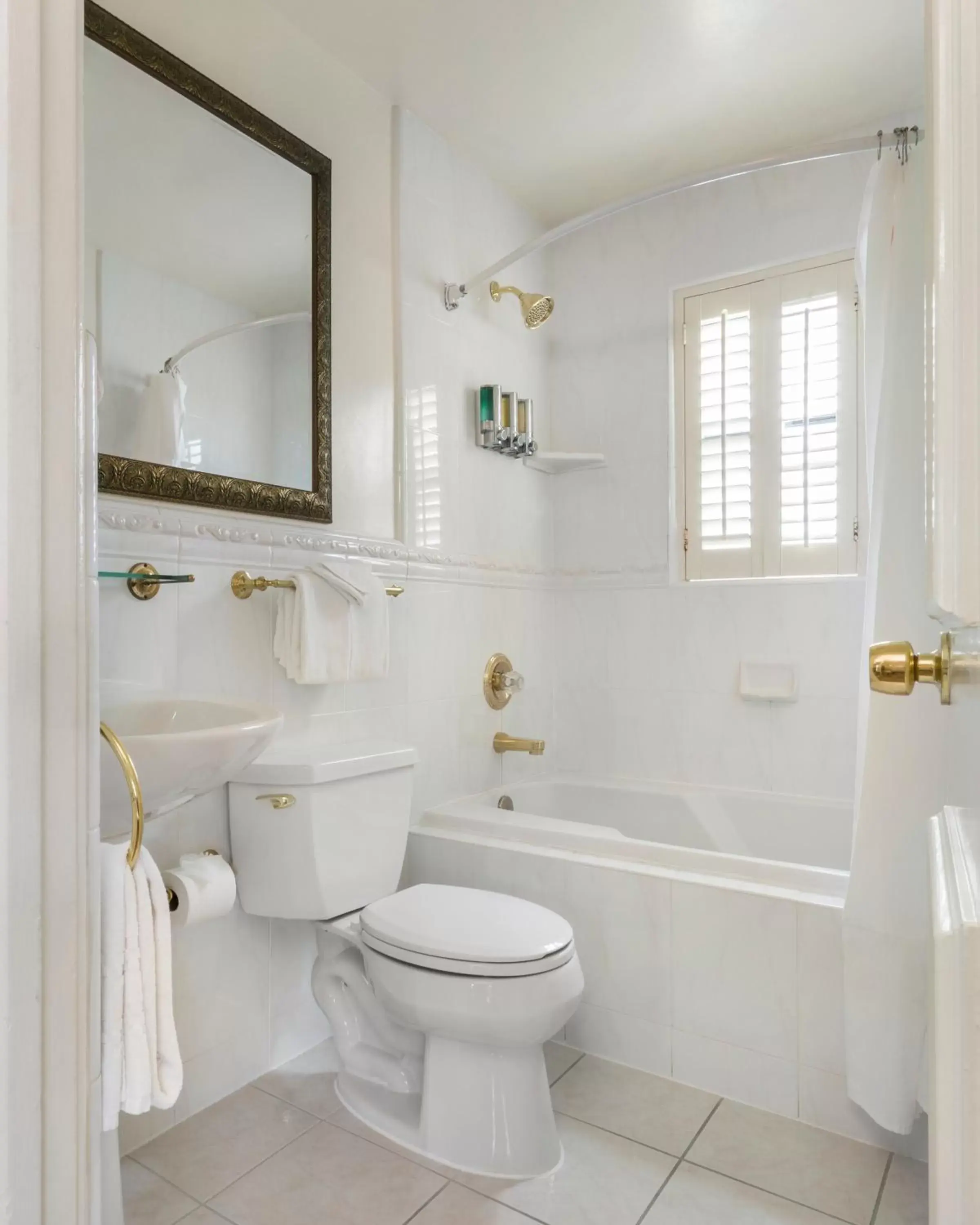 Bathroom in Coachman's Inn, A Four Sisters Inn