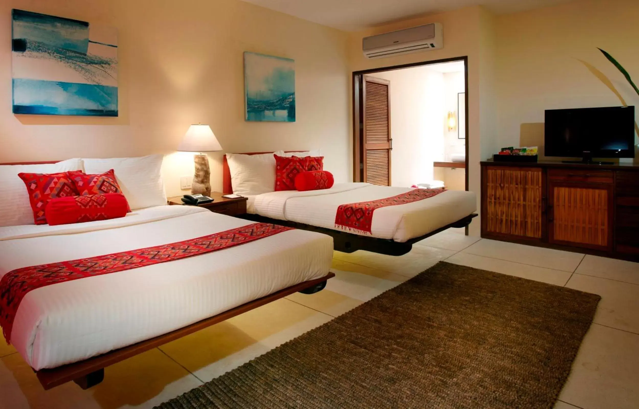 Photo of the whole room, Bed in Bluewater Panglao Beach Resort Photo of the whole room, Bed in Bluewater Panglao Beach Resort