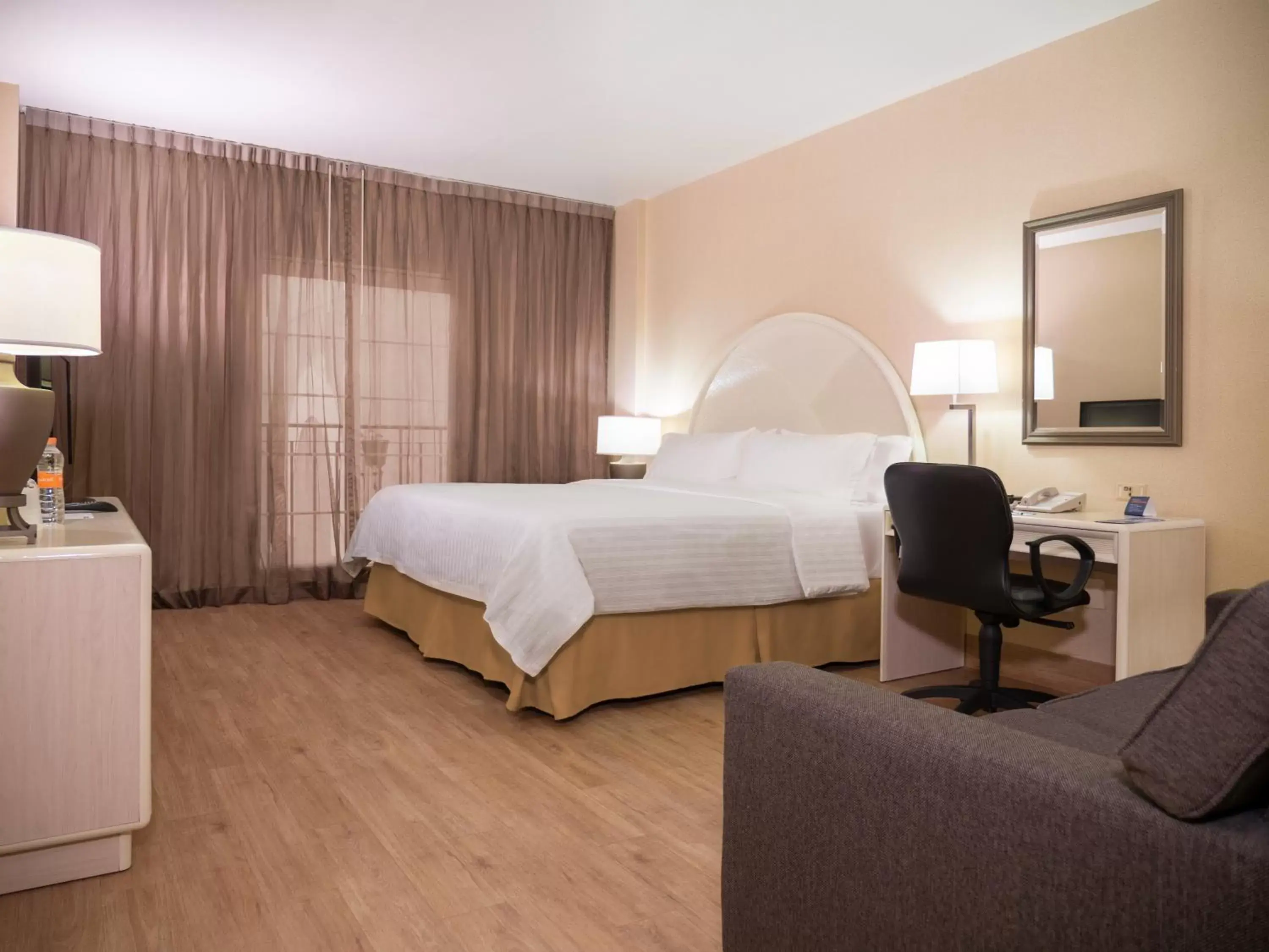 Bed in Holiday Inn Express Torreon, an IHG Hotel