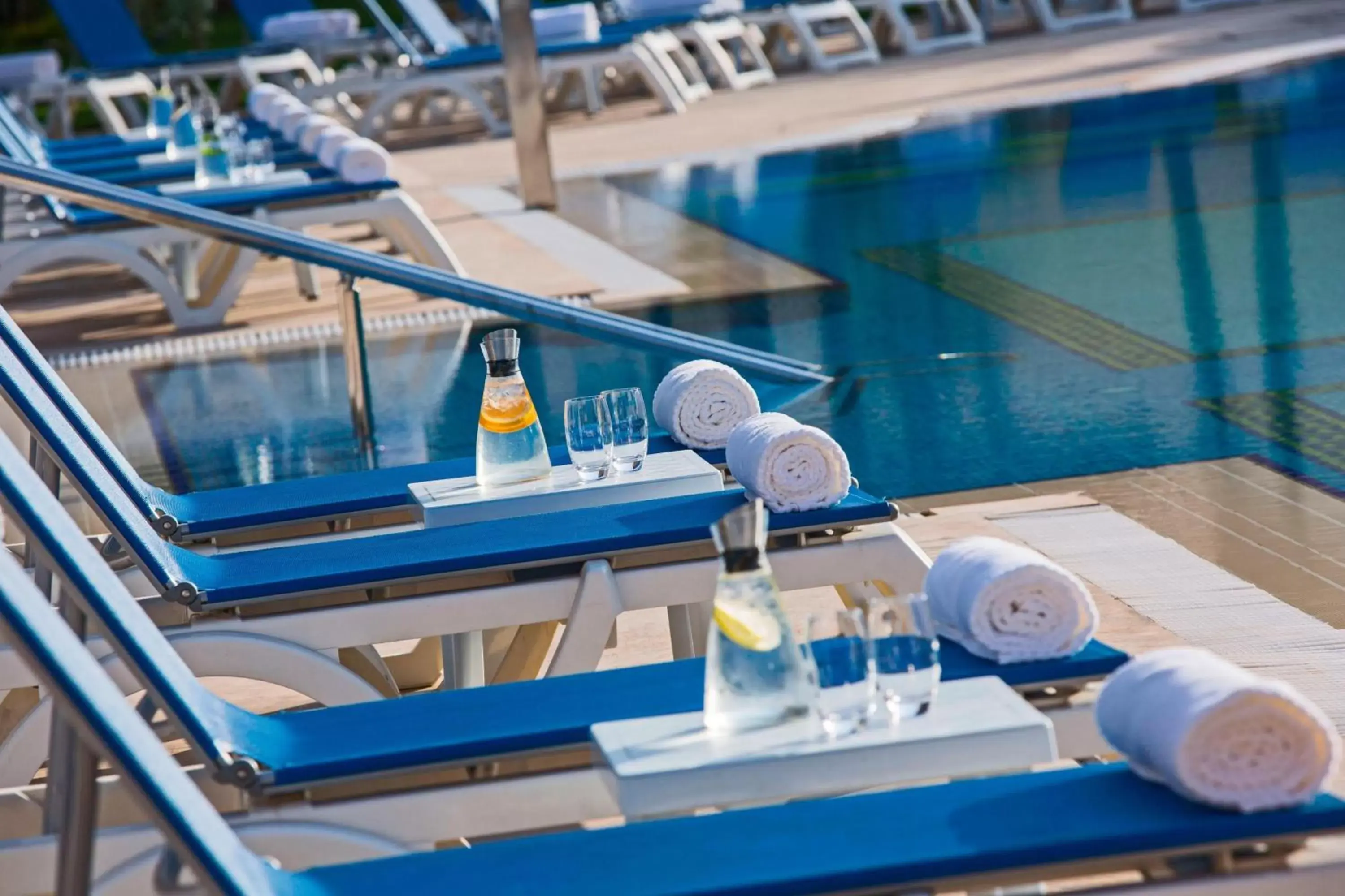 Swimming pool in Renaissance Cairo Mirage City Hotel