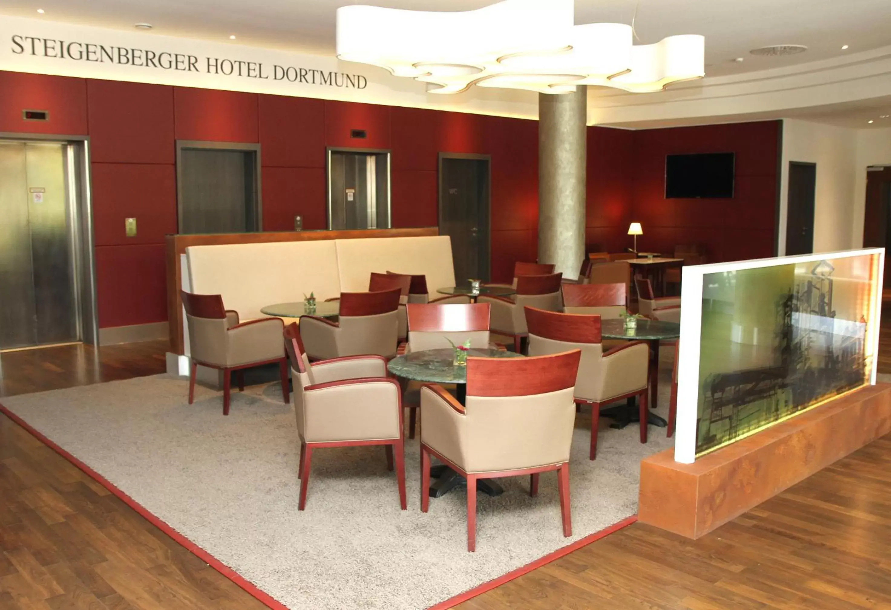 Lobby or reception, Lounge/Bar in Steigenberger Dortmund