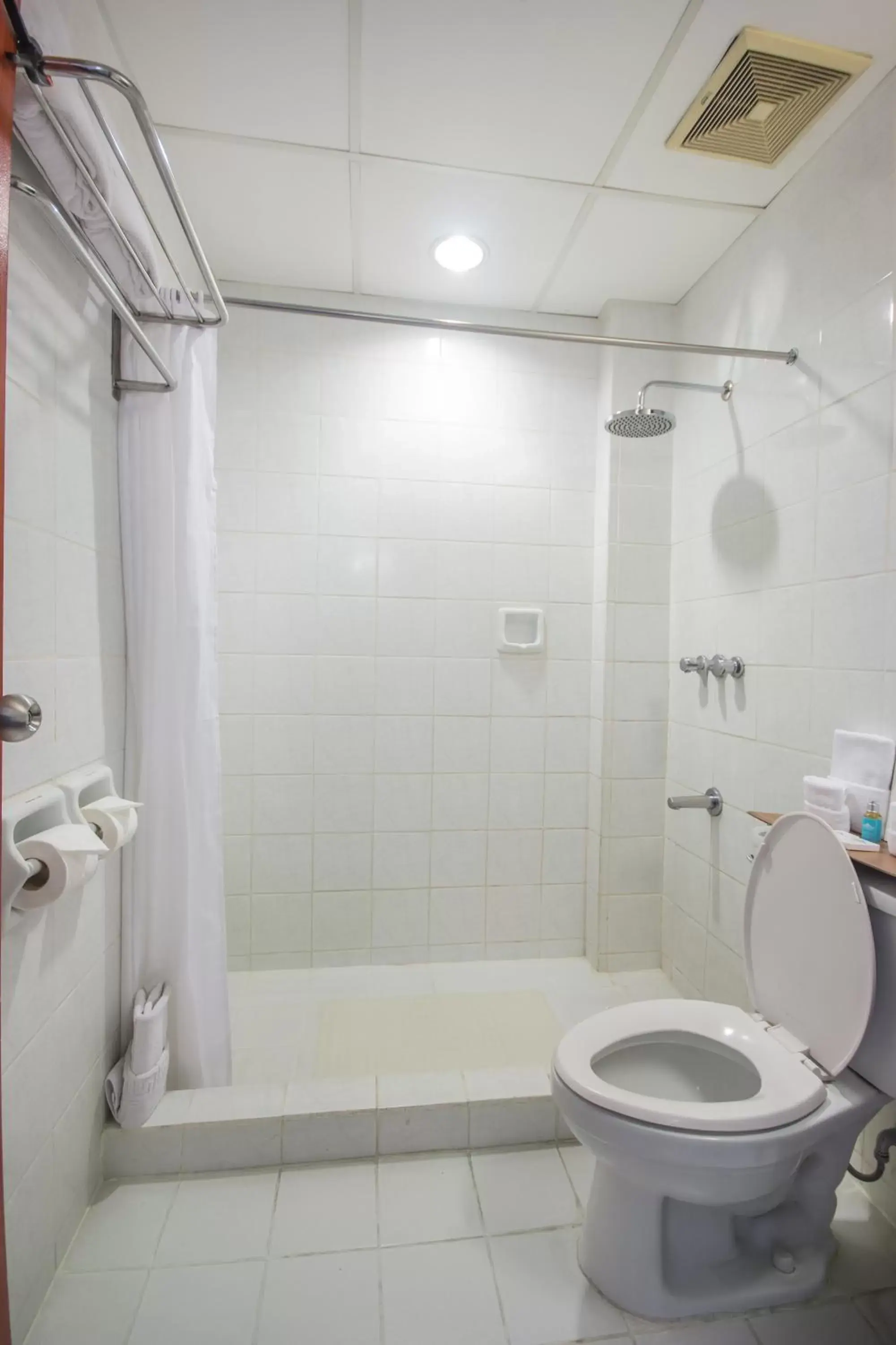 Bathroom in Microtel by Wyndham Batangas