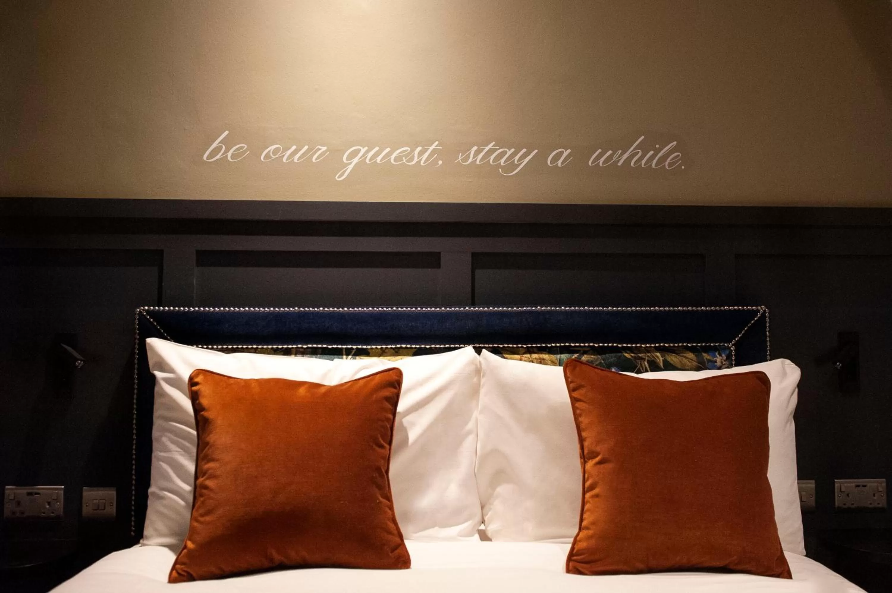 Bed in The Coachman Hotel