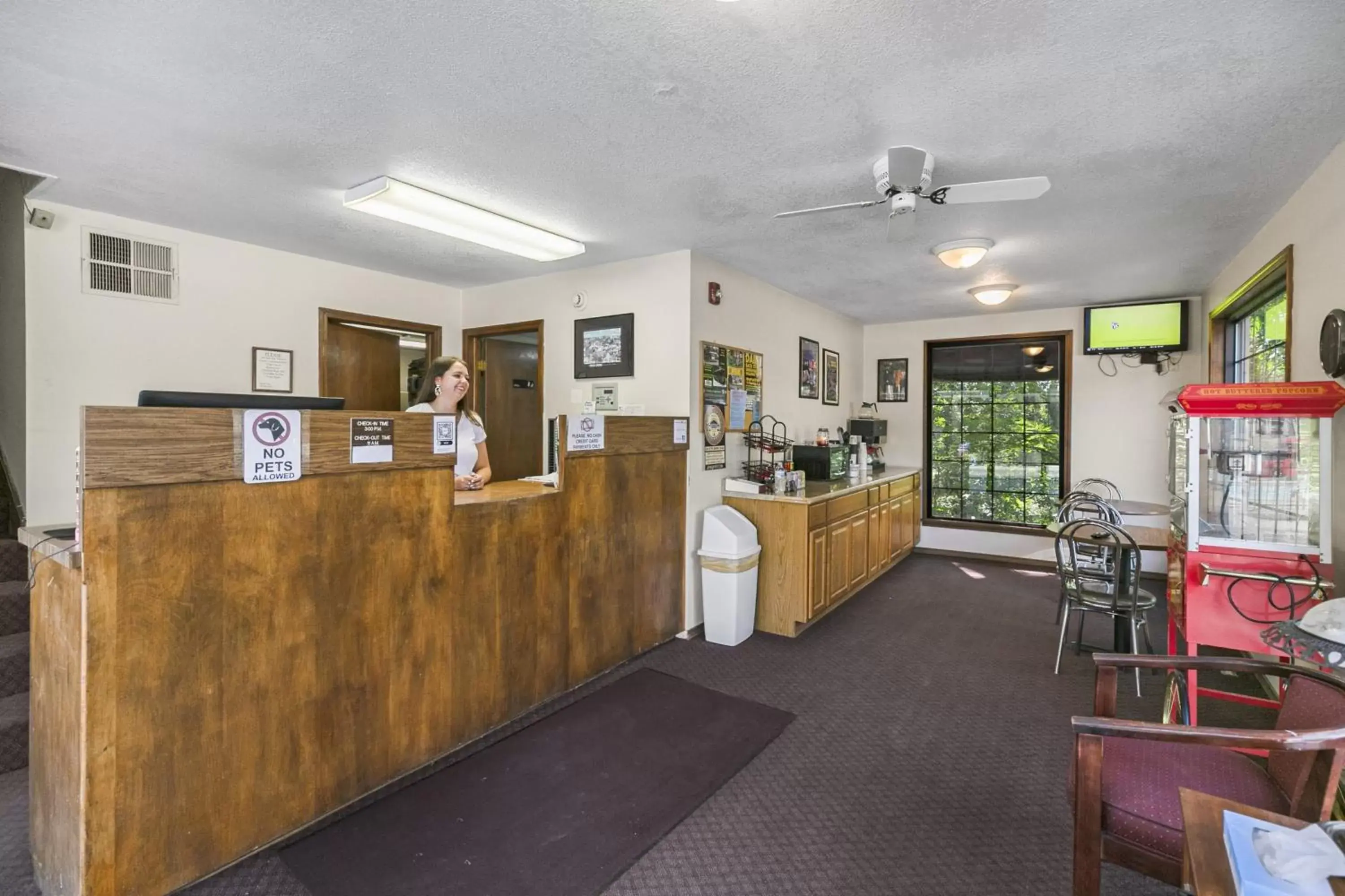 Lobby or reception in Candlewick Inn and Suites Lobby or reception in Candlewick Inn and Suites