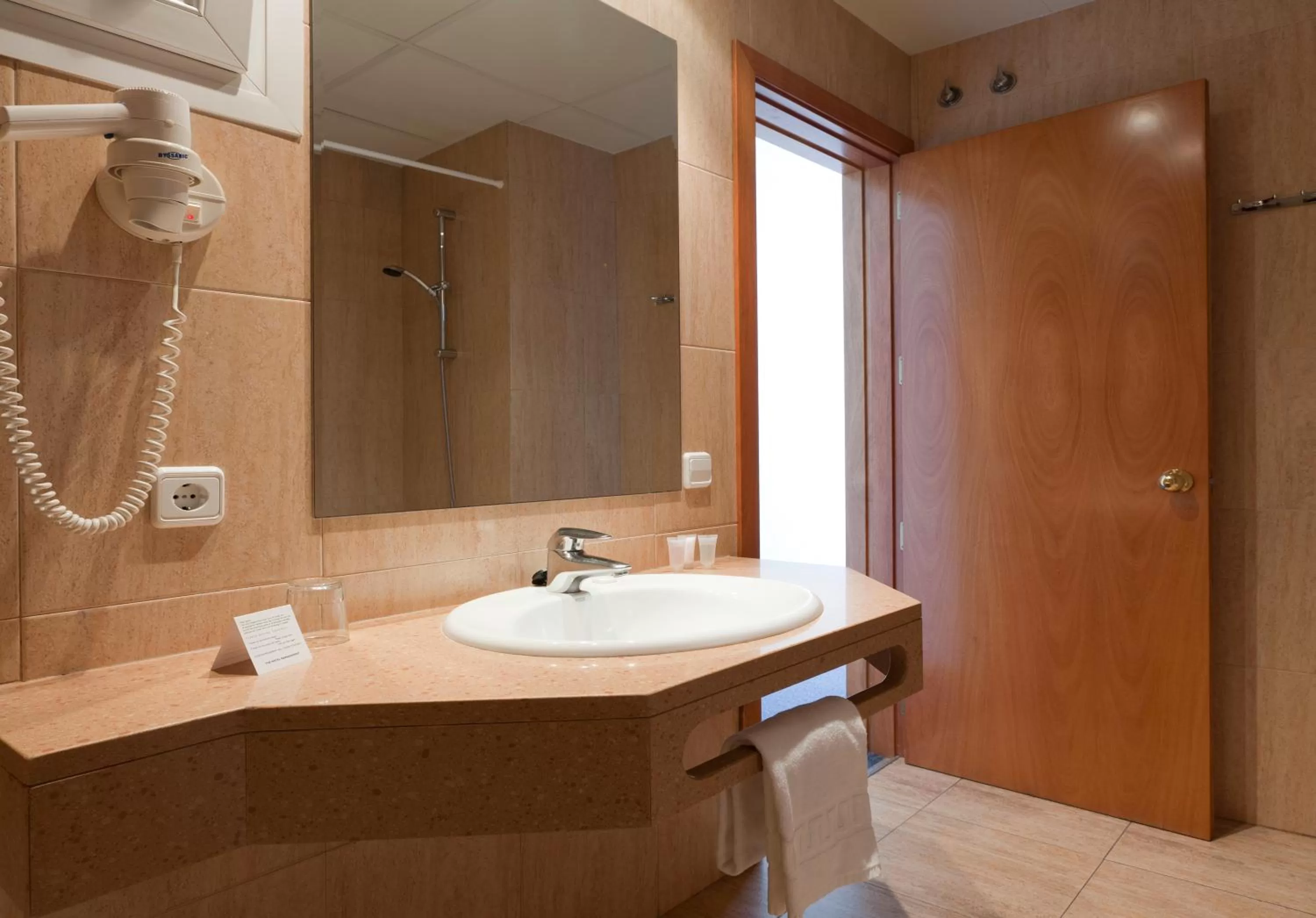 Bathroom in Peninsular