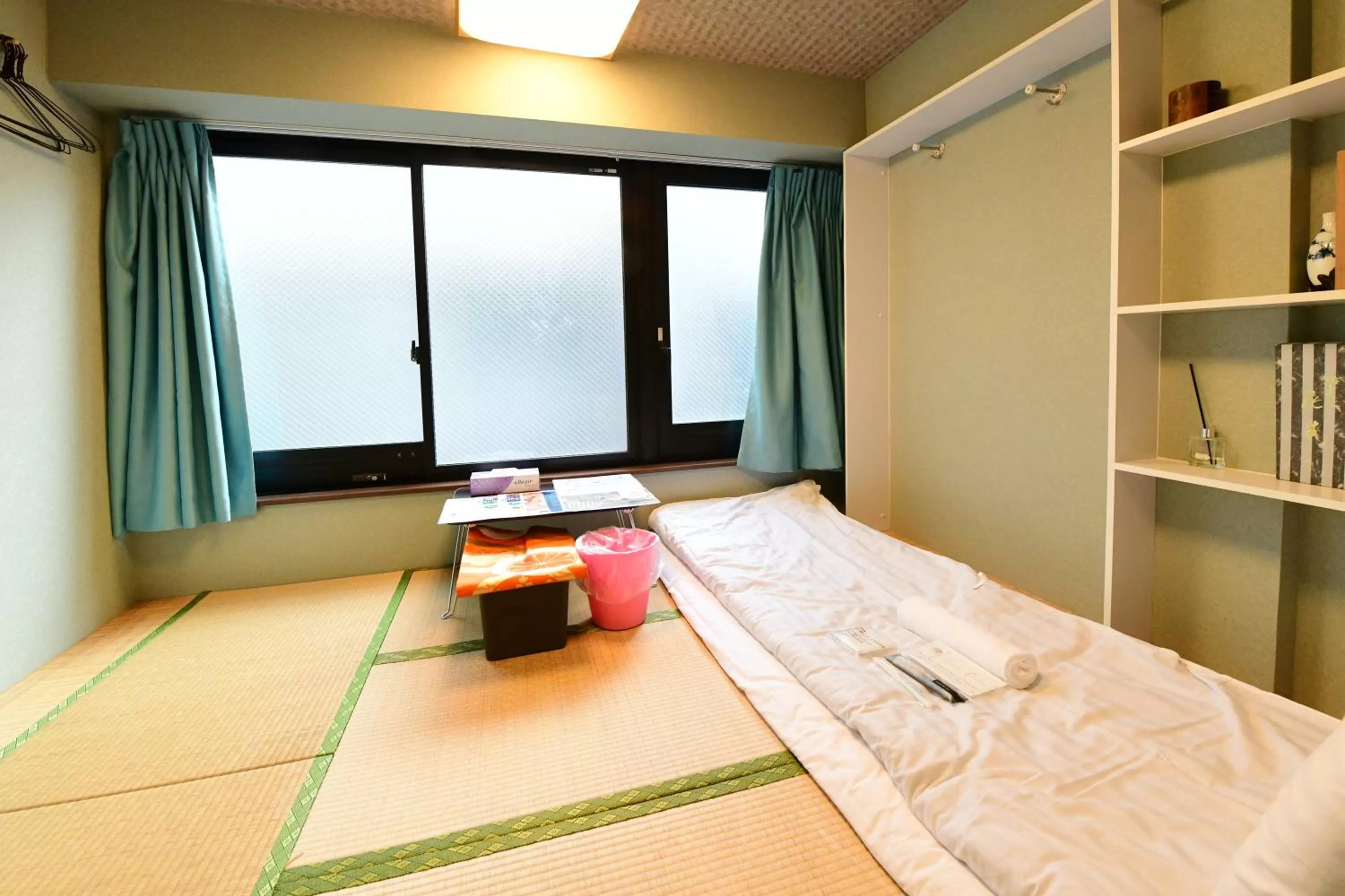 Bed in 無料wi-fi JING HOUSE 秋葉原 電動自転車レンタル