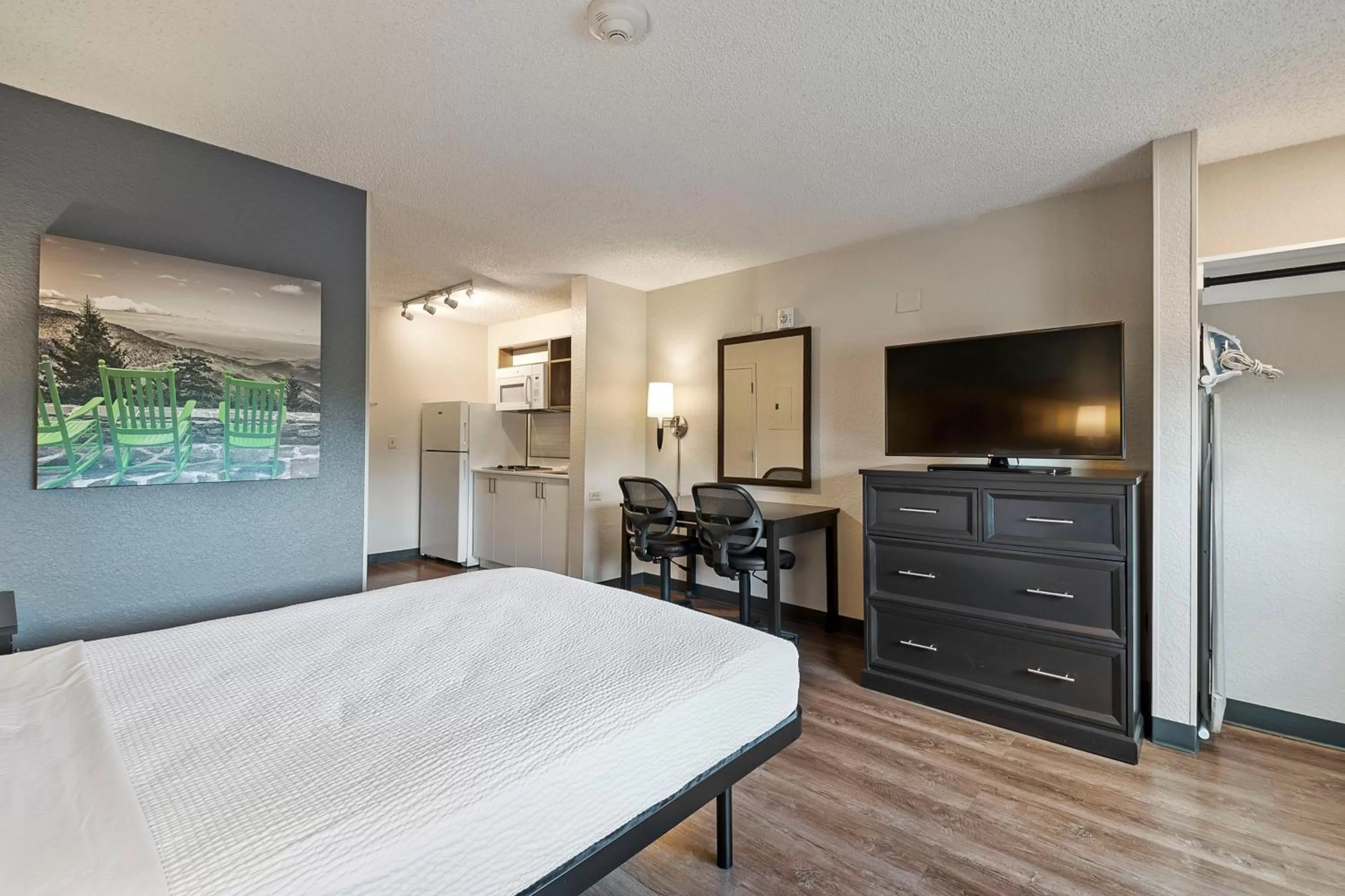 Photo of the whole room in Extended Stay America Premier Suites - Miami - Downtown Brickell - Cruise Port