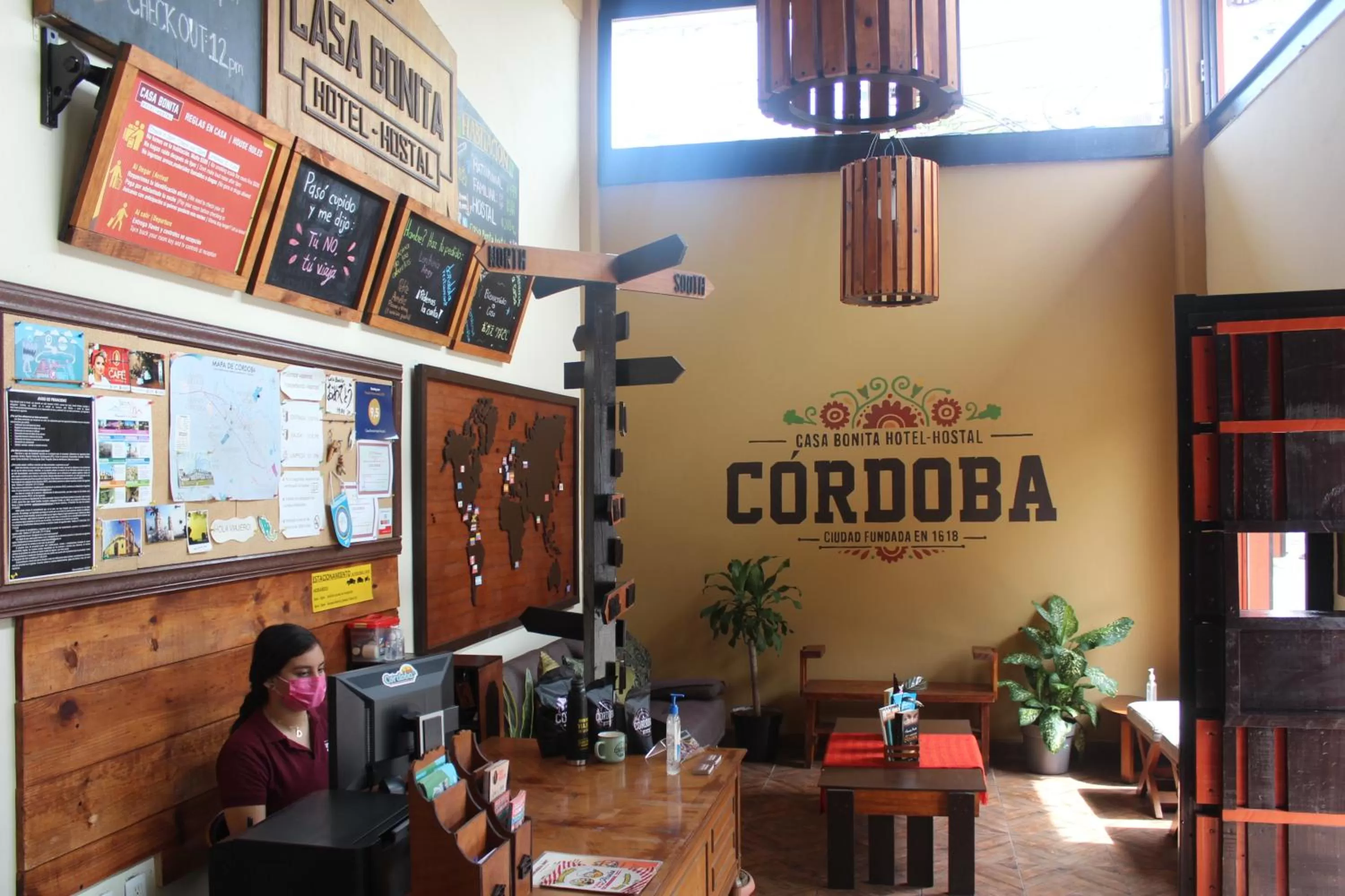 Lobby or reception in Casa Bonita Hotel y Hostal