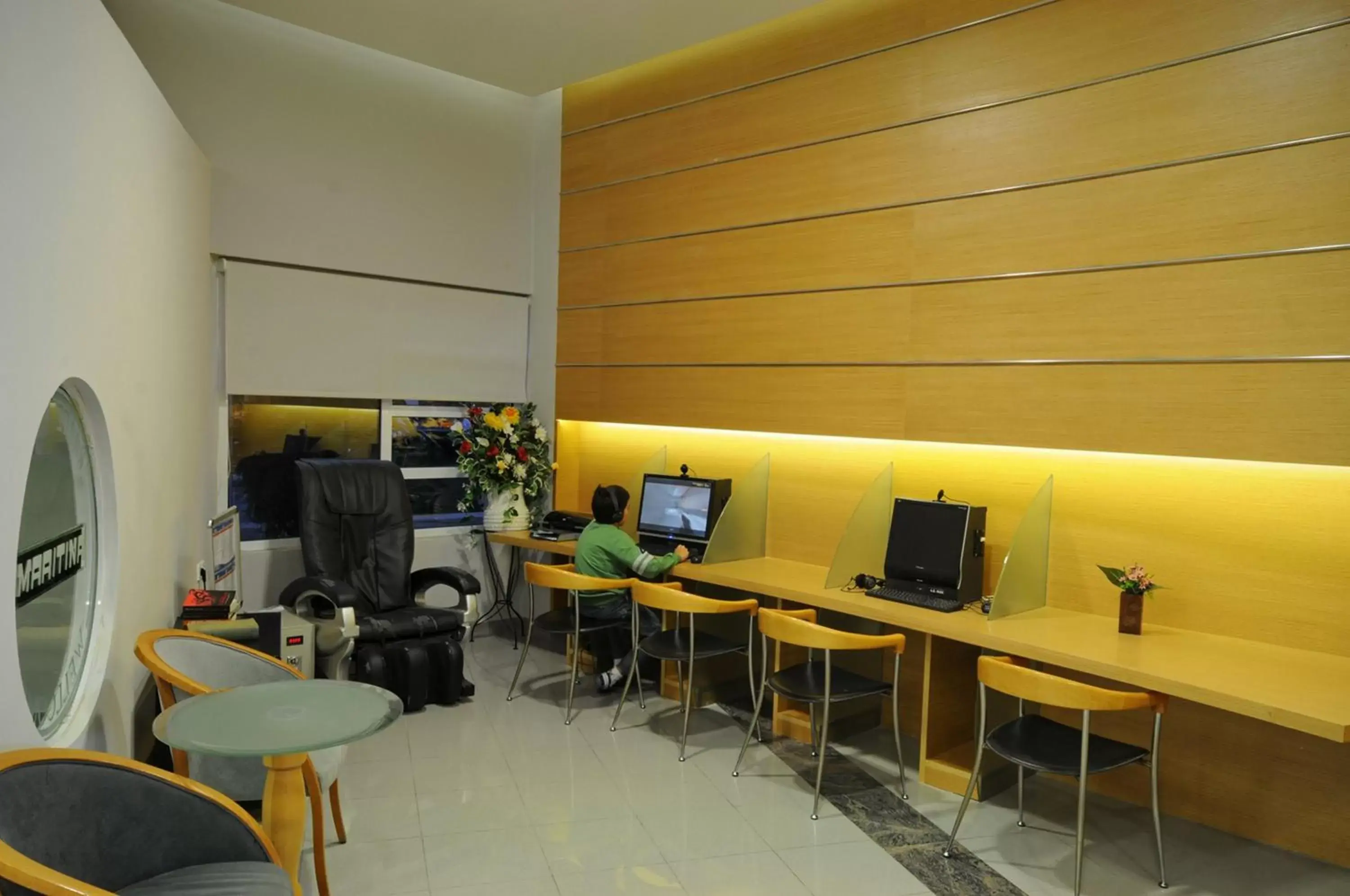 Business facilities in Maritina Hotel