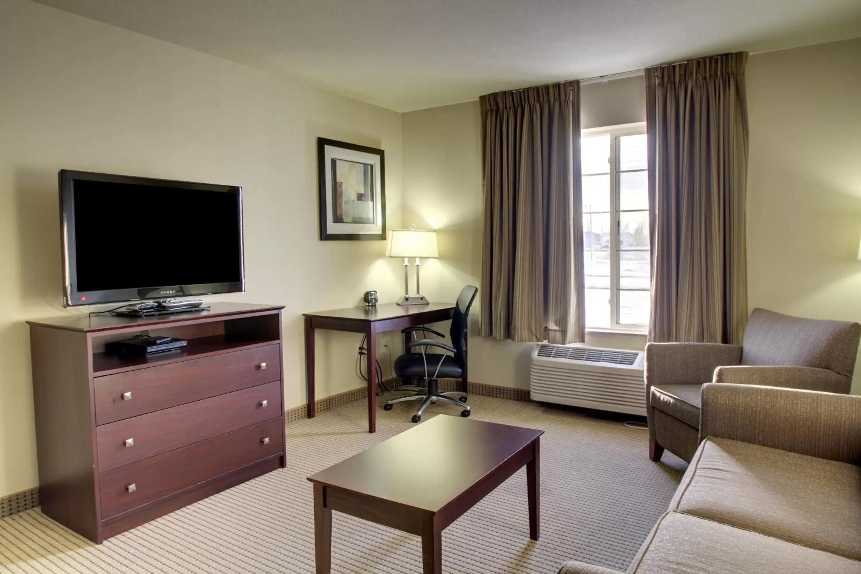 TV and multimedia, Seating Area in Cobblestone Inn & Suites-Winterset