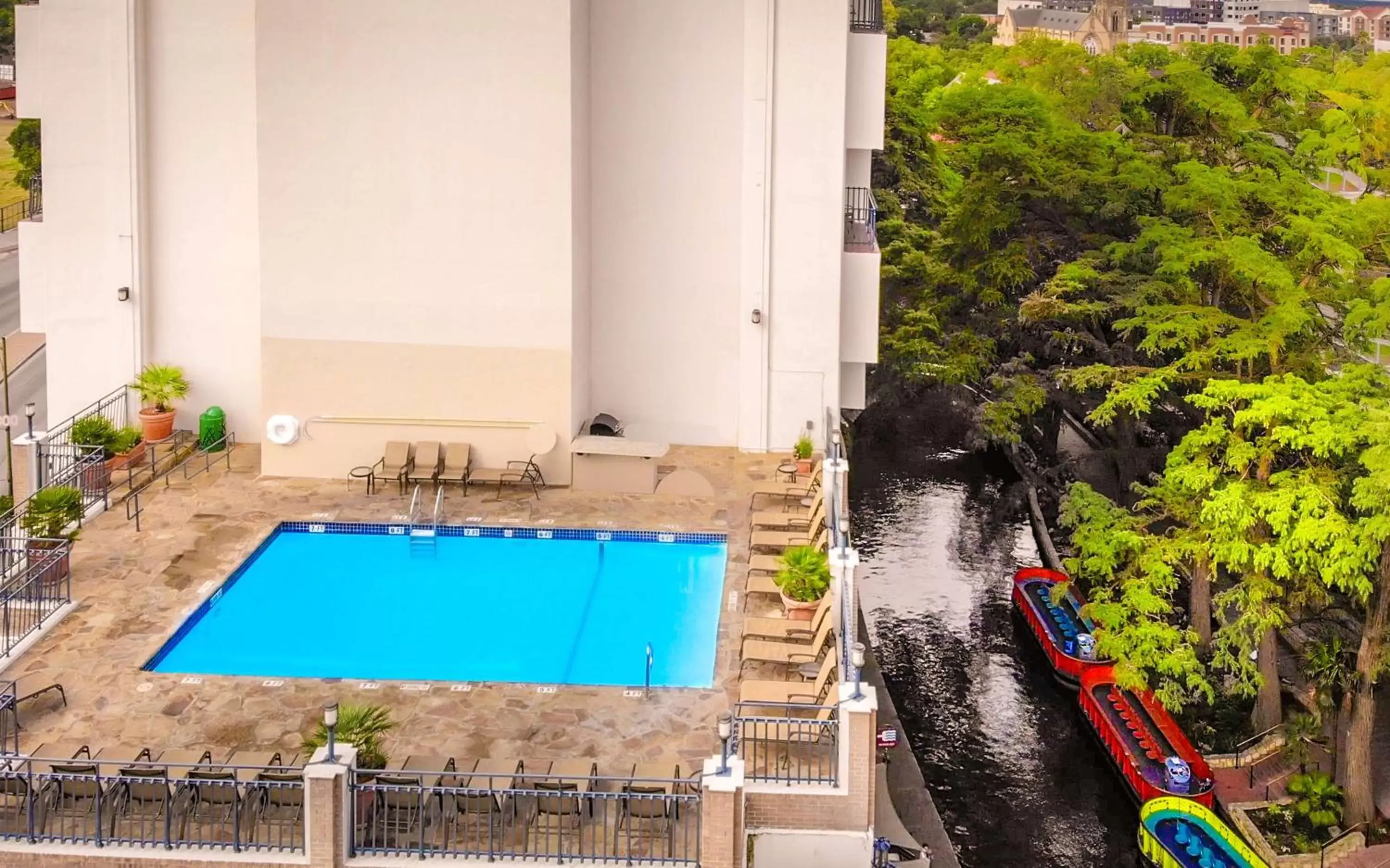 Pool View in Hilton Palacio del Rio