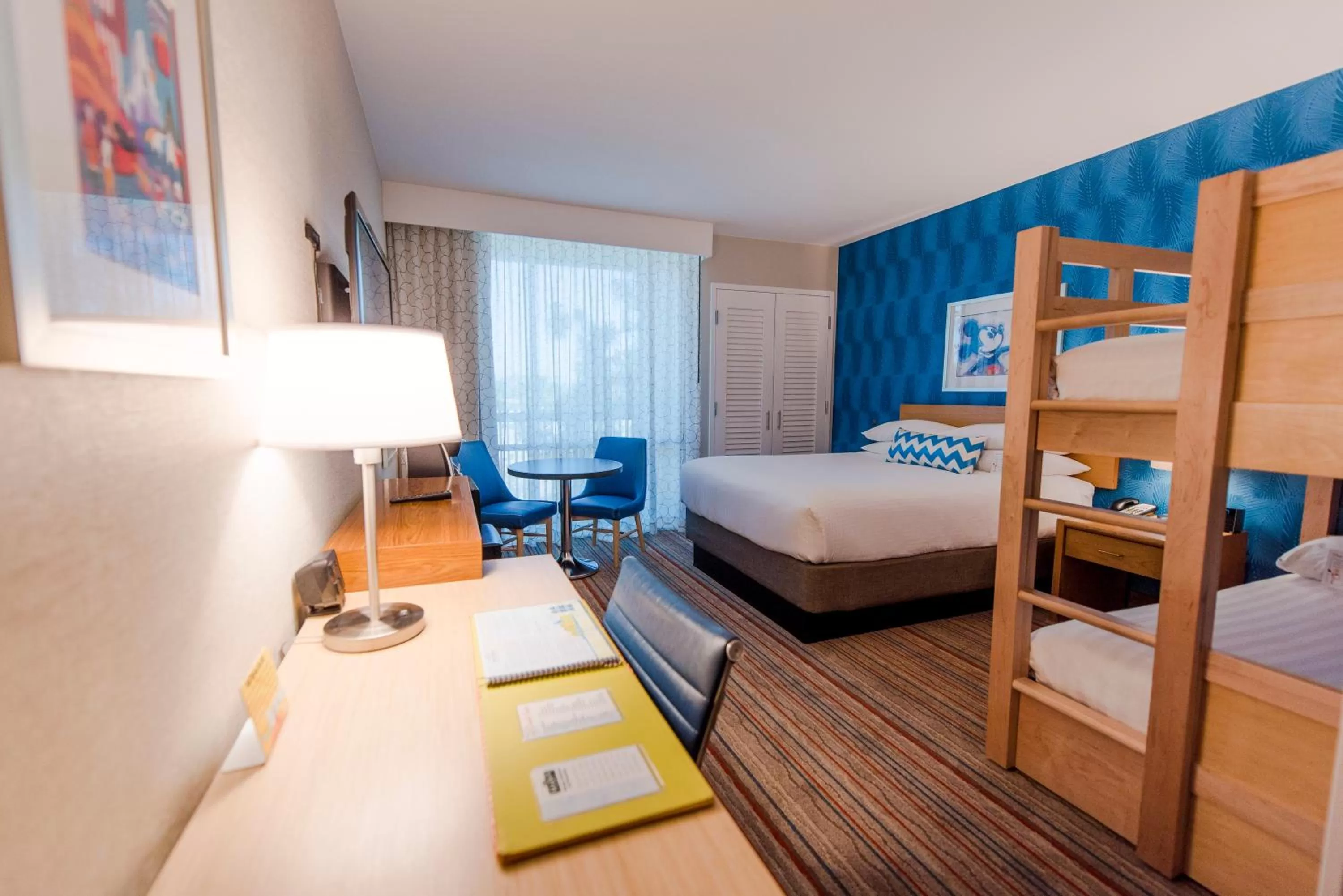 Bed in Howard Johnson by Wyndham Anaheim Hotel and Water Playground