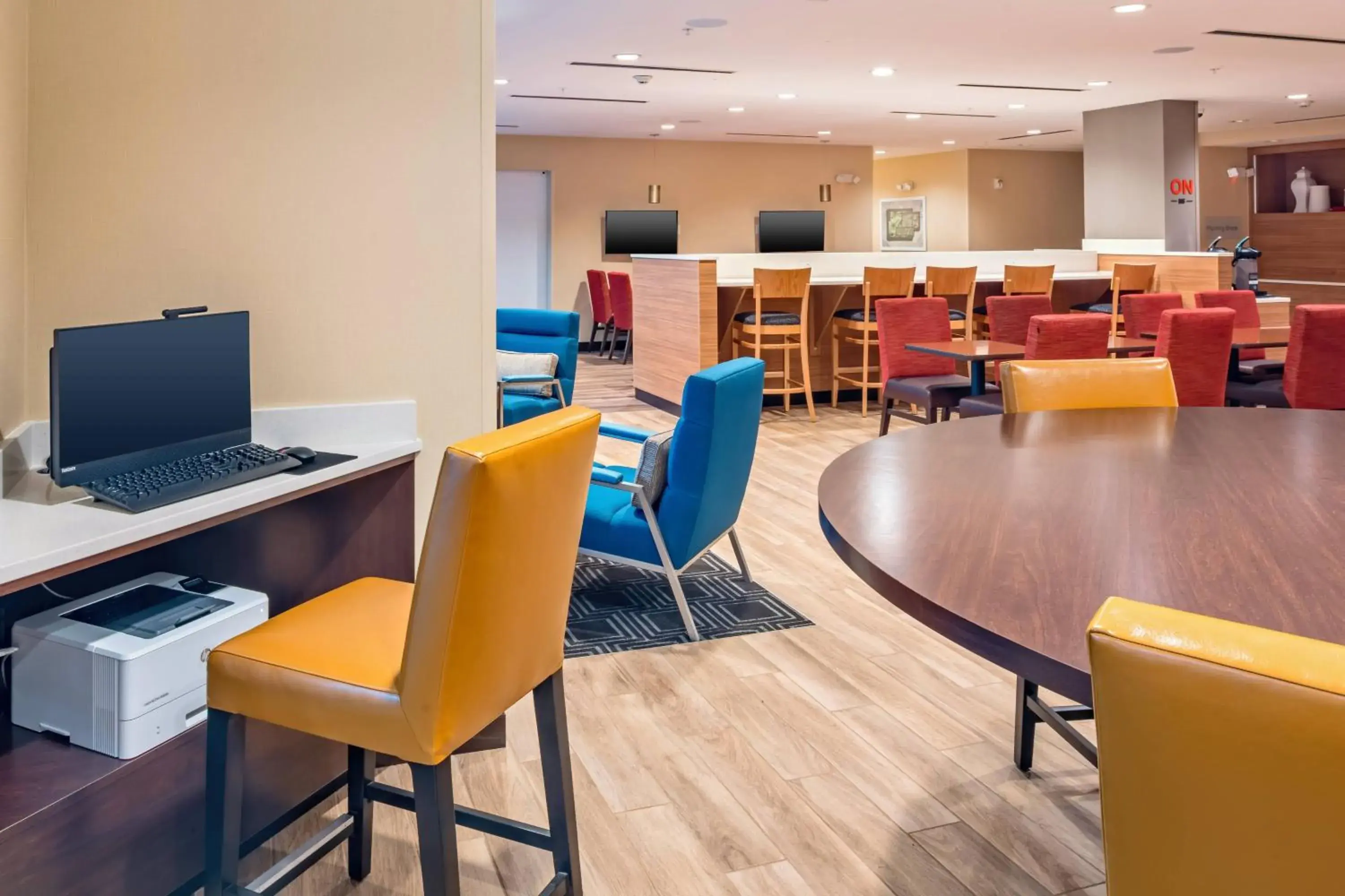 Business facilities in TownePlace Suites Austin South
