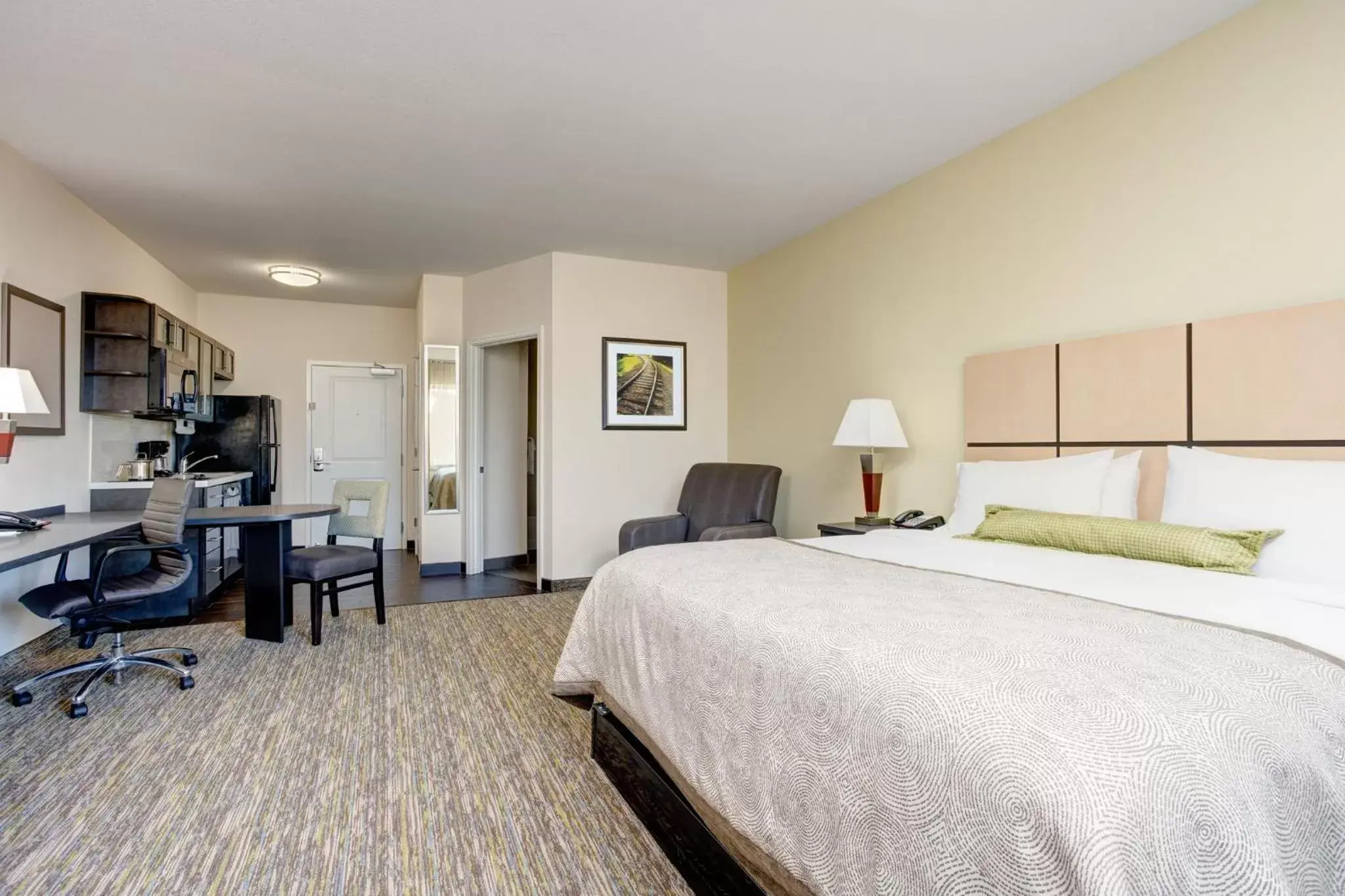 Bedroom in Candlewood Suites Cut Off - Galliano, an IHG Hotel