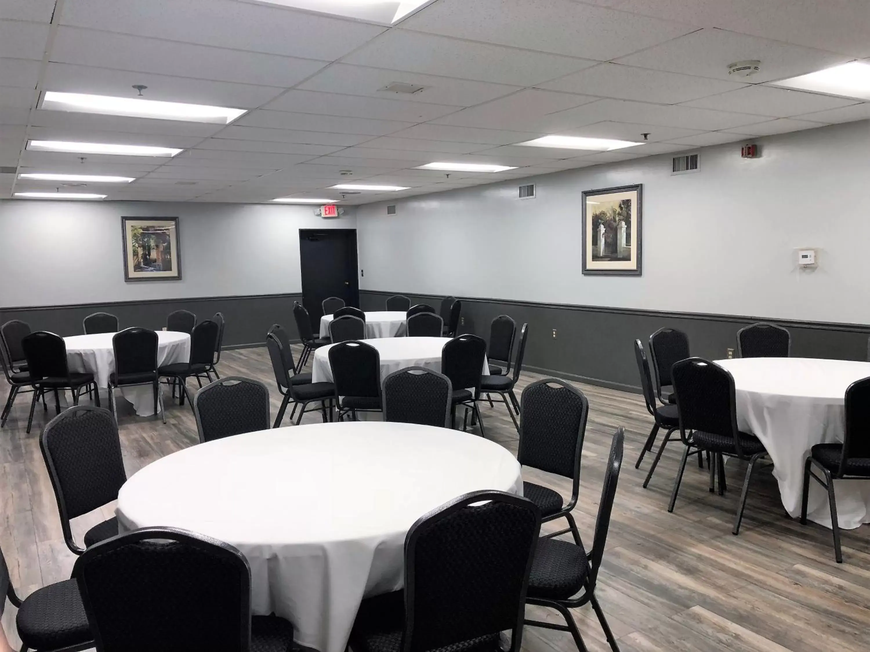 Meeting/conference room, Restaurant/Places to Eat in Harbor Shores on Lake Geneva