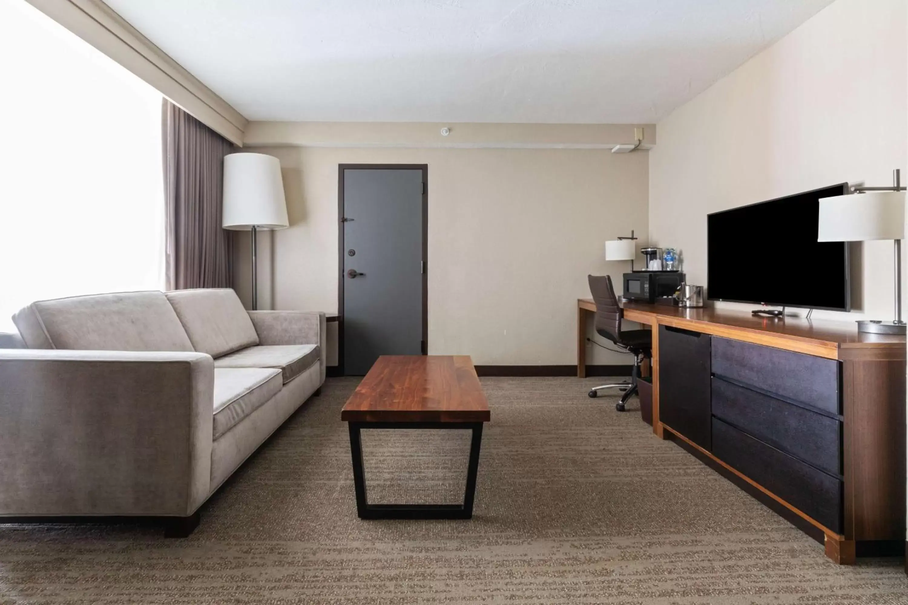 Bedroom, Seating Area in DoubleTree by Hilton Park City - The Yarrow