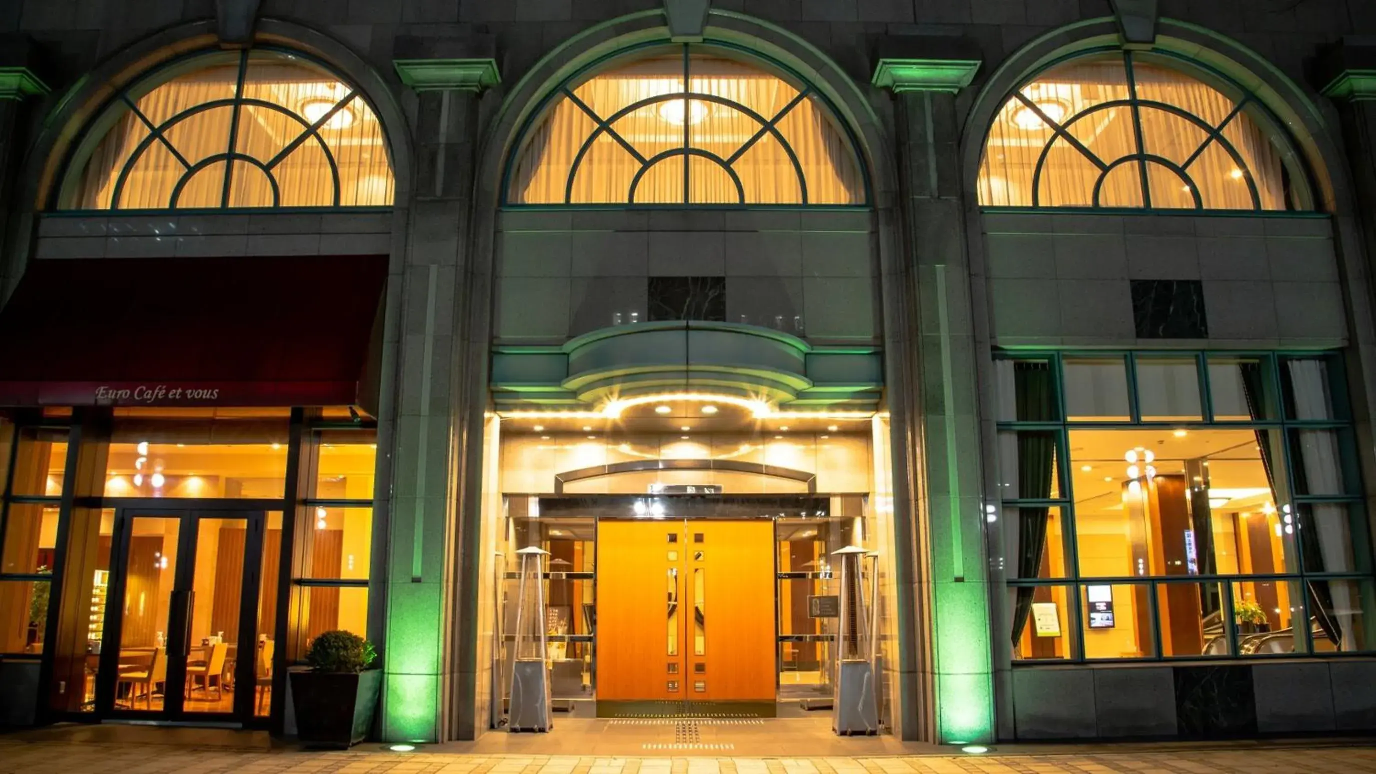 Facade/entrance in Oarks Canal Park Hotel Toyama