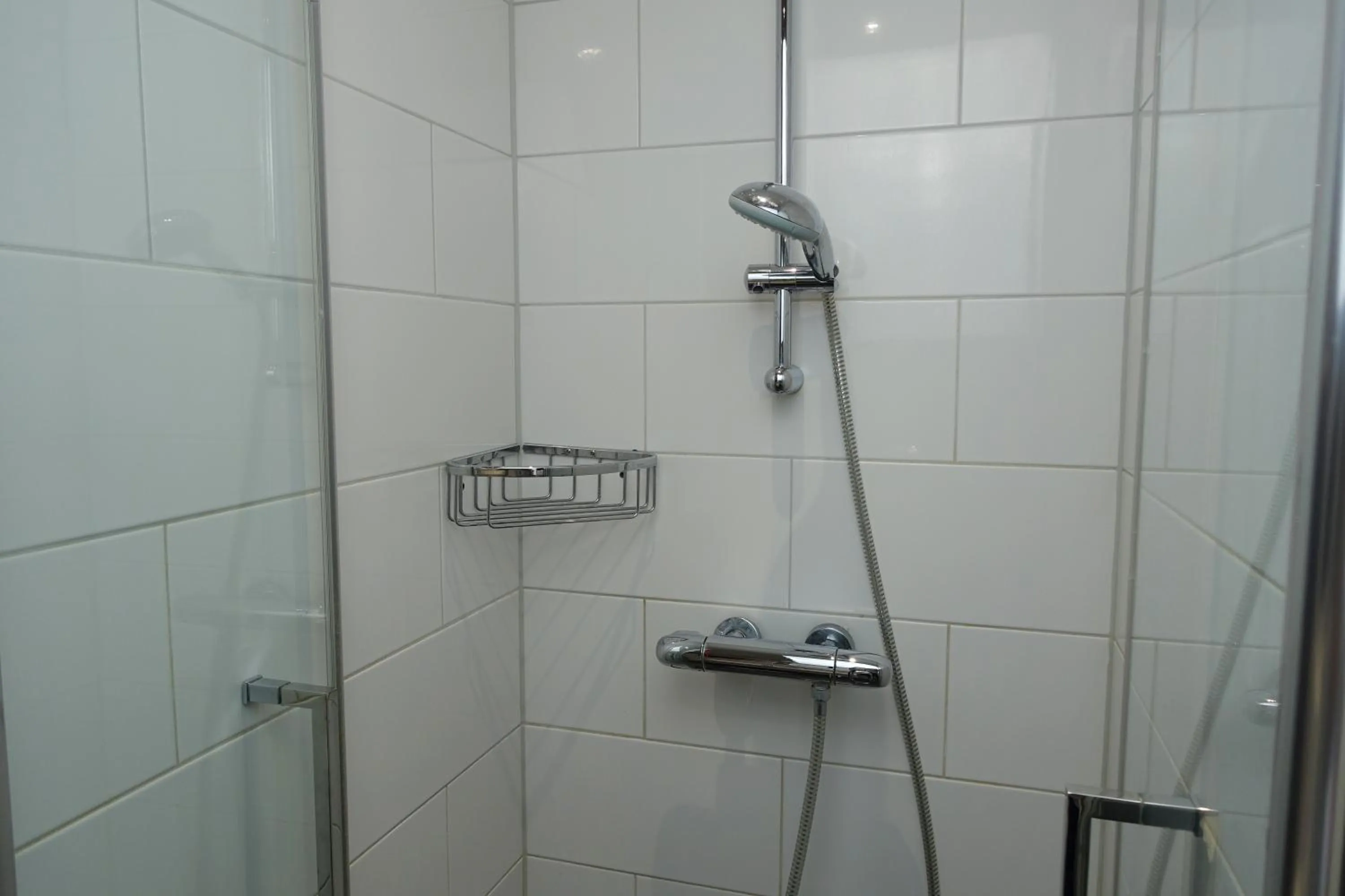 Shower in Prinsengracht Hotel