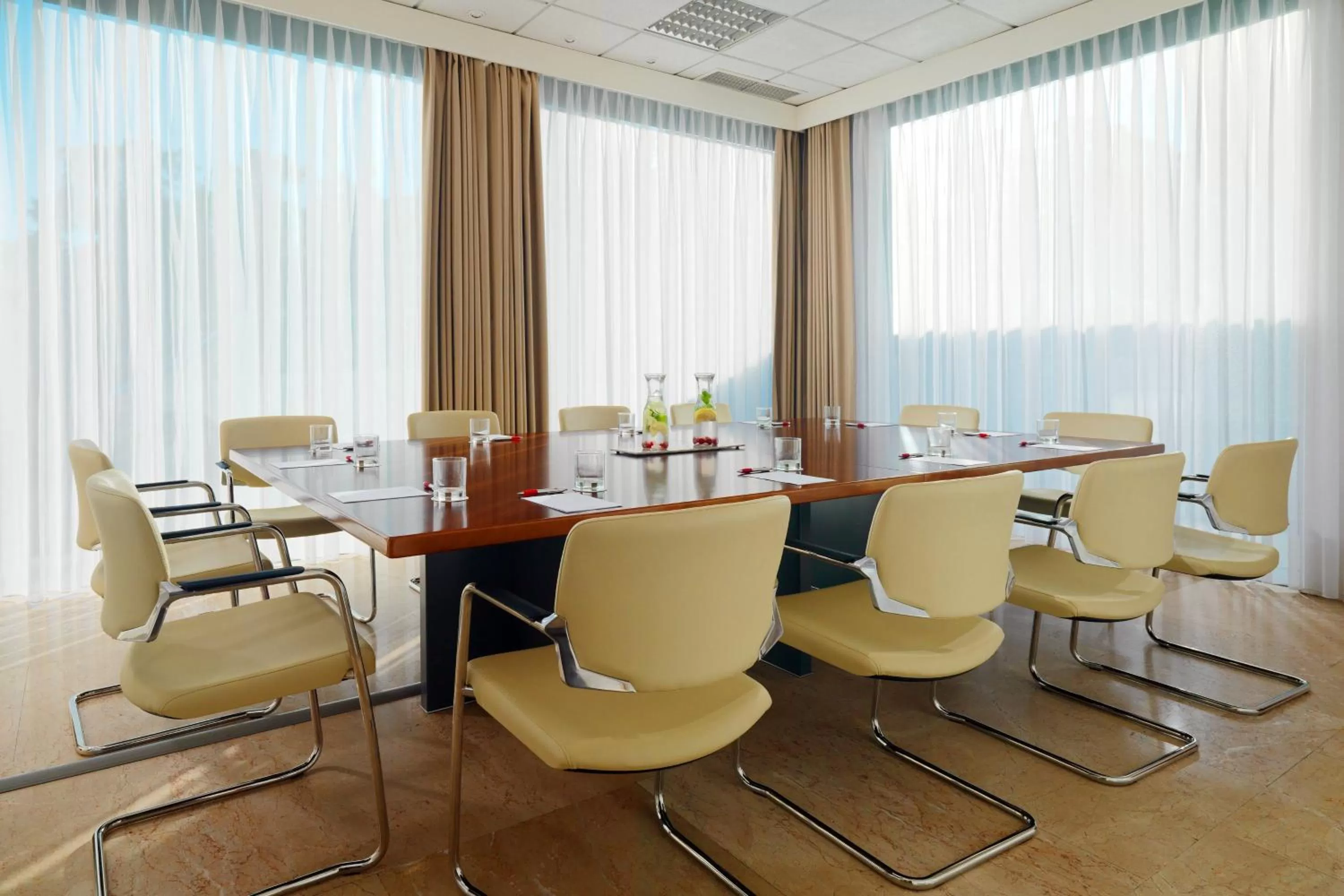 Meeting/conference room in Lisbon Marriott Hotel