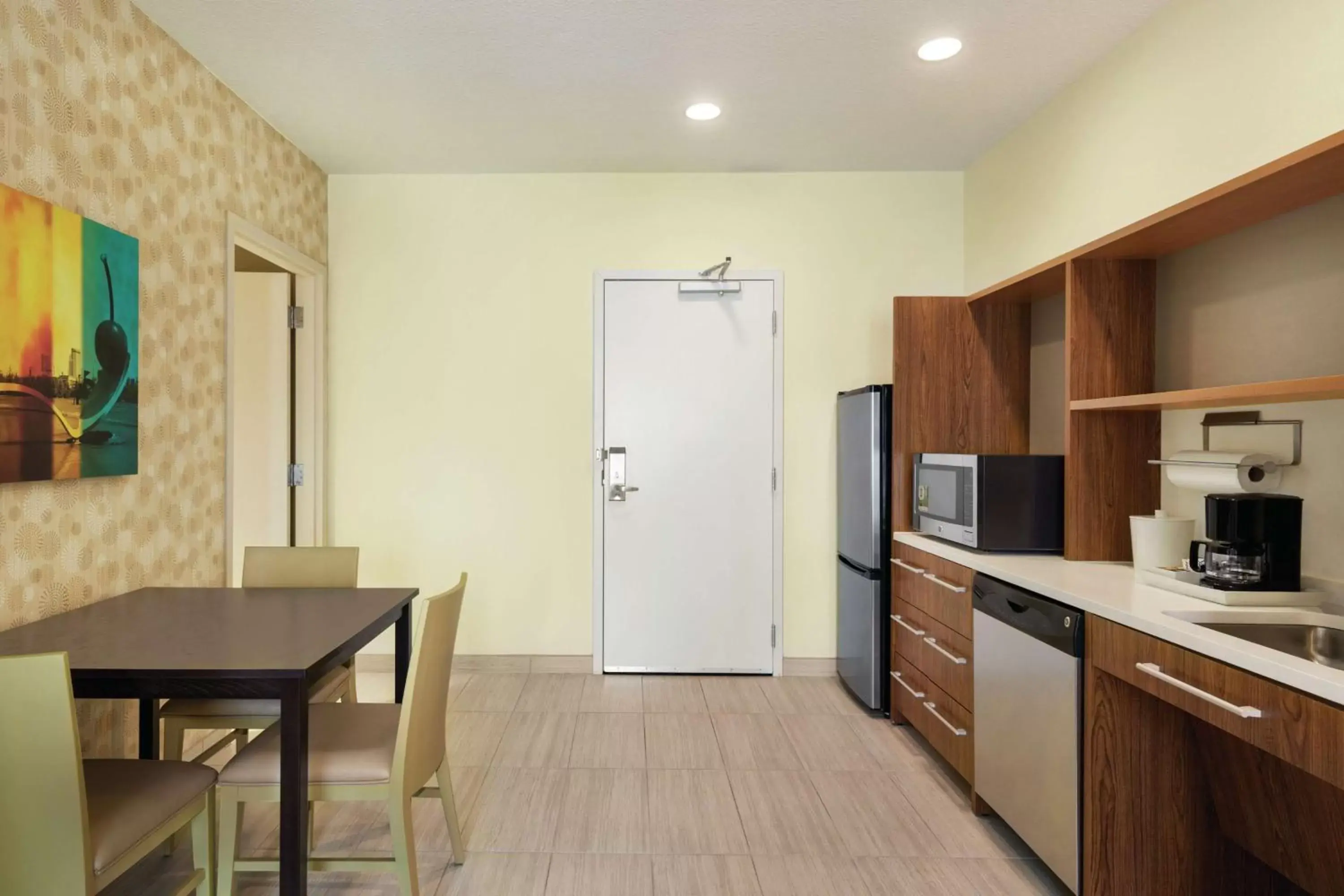 Kitchen or kitchenette, Kitchen/Kitchenette in Home2 Suites by Hilton Minneapolis Bloomington