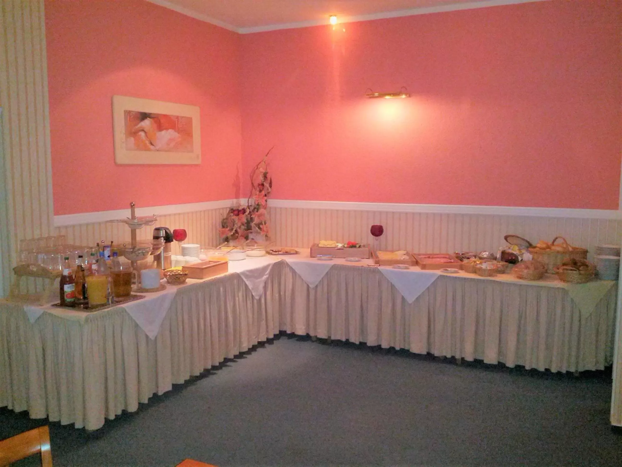 Buffet breakfast in Brandiser Parkhotel