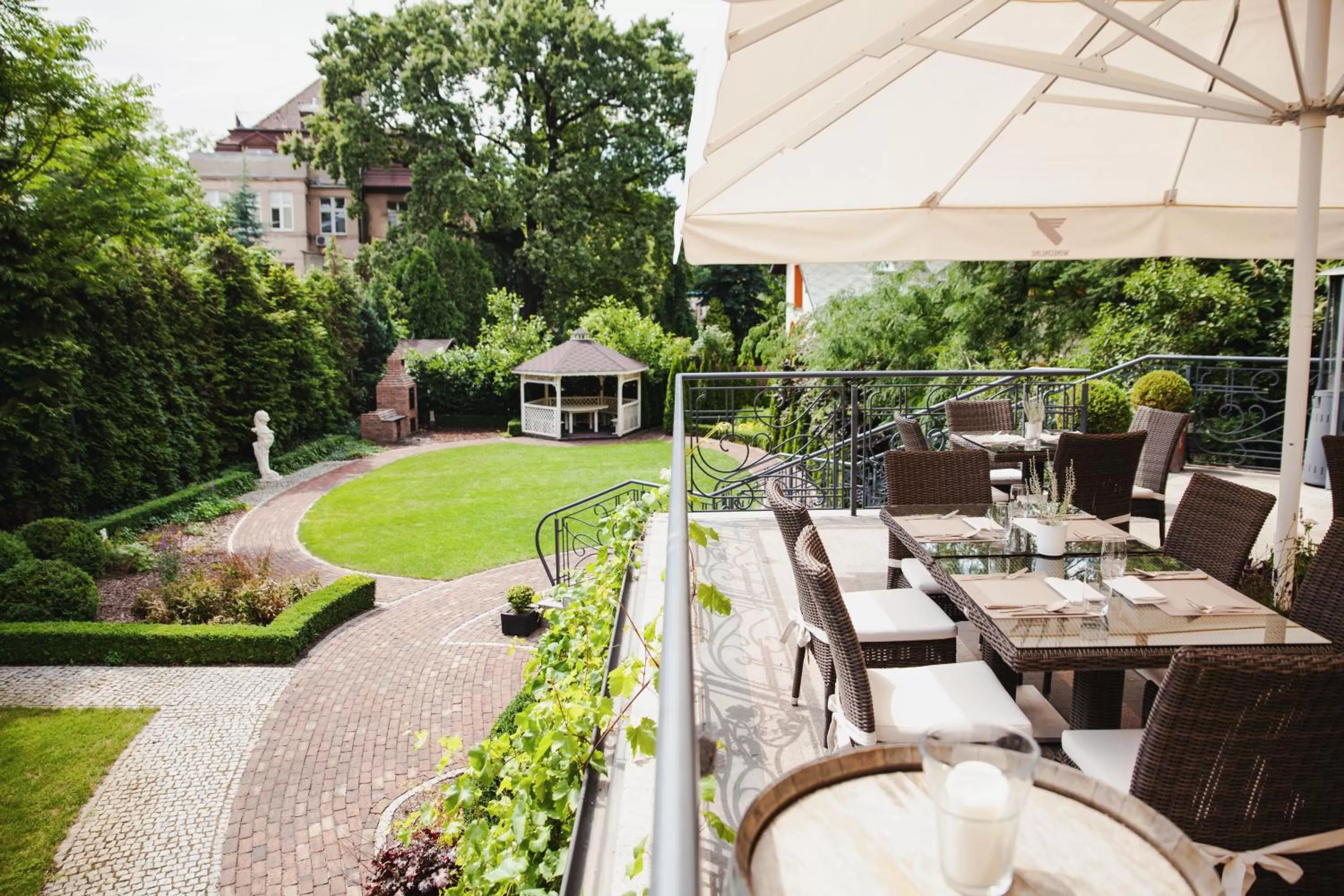 Property building, Restaurant/Places to Eat in Grape Hotel