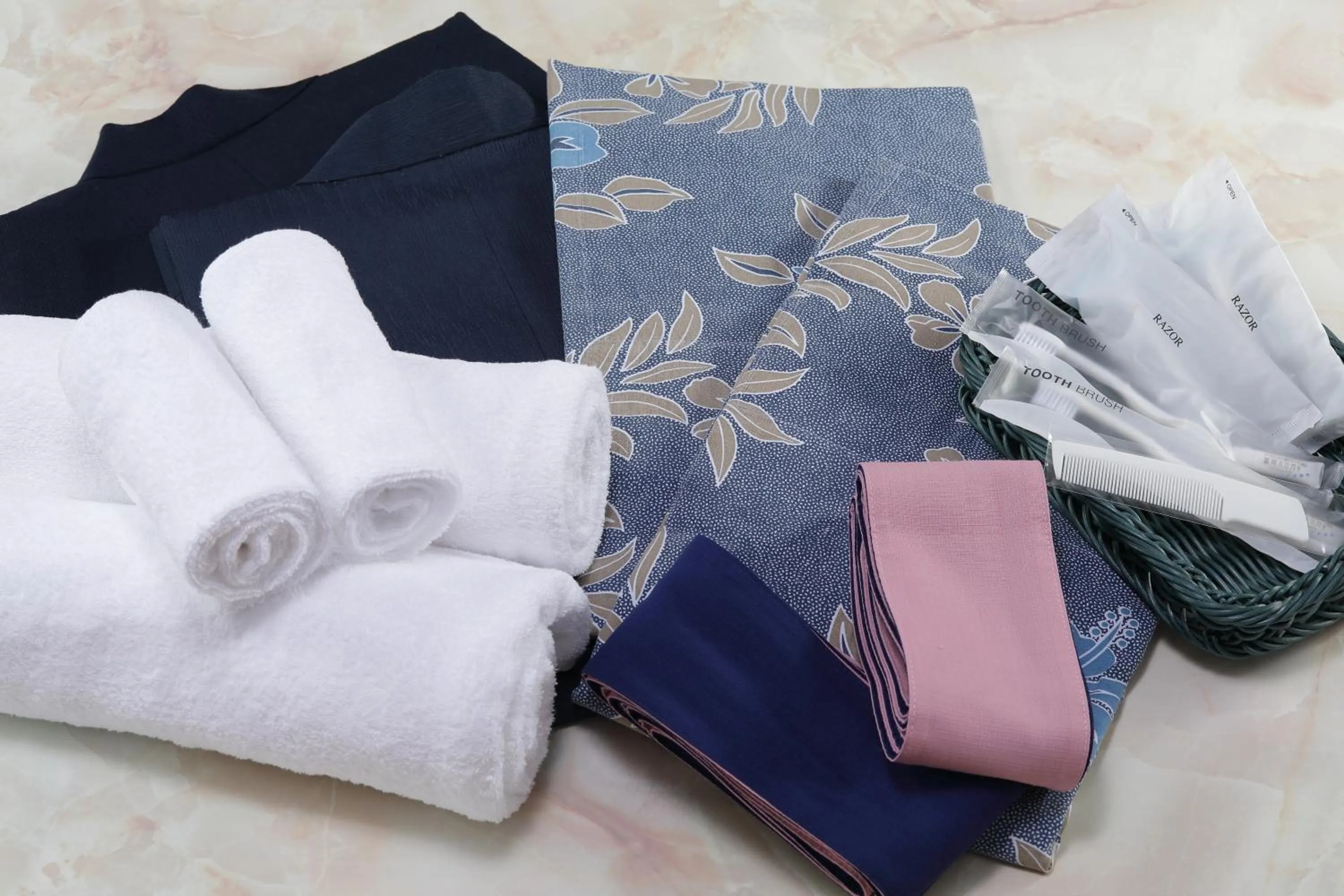 towels, Bed in Hotel Izukyu