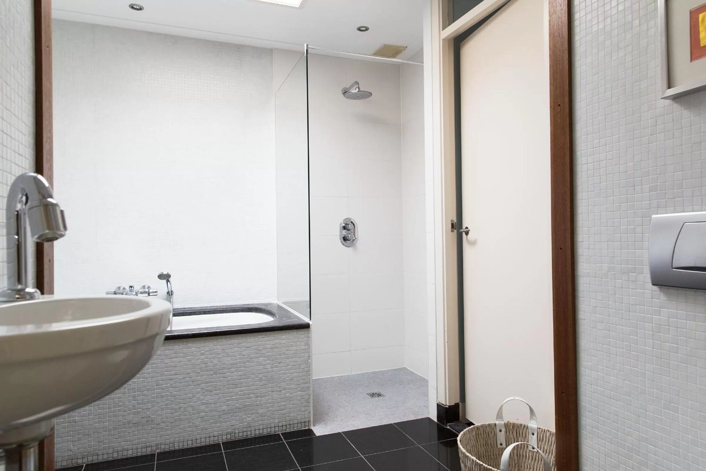 Bathroom in Marnix Top: 8P near Leidsche