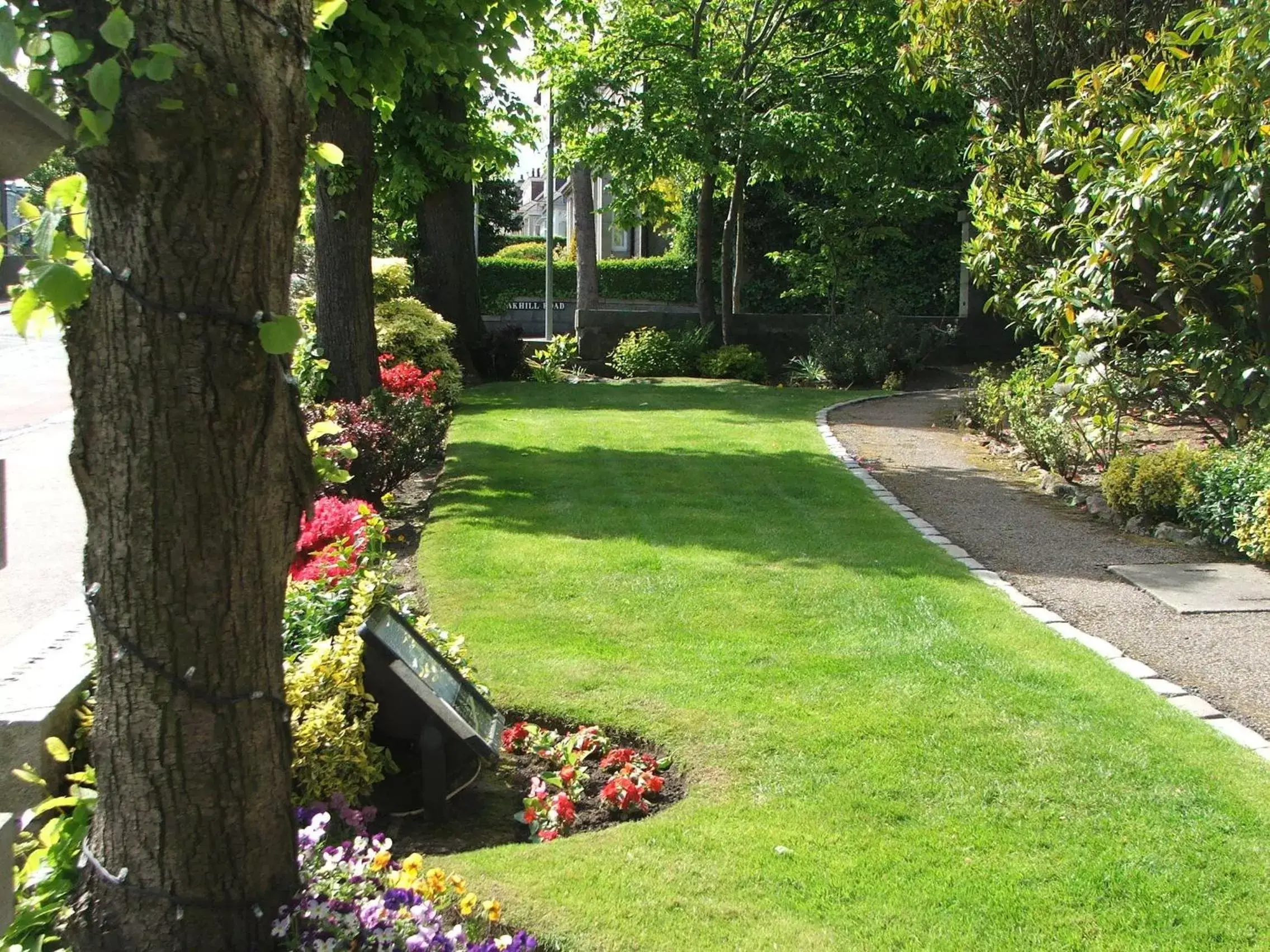 Facade/entrance, Garden in Atholl Hotel